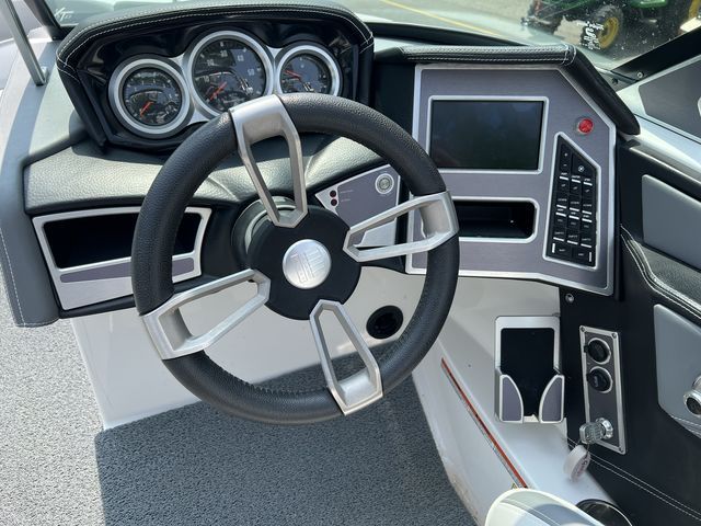 2019 Mastercraft XT23 Image Thumbnail #14