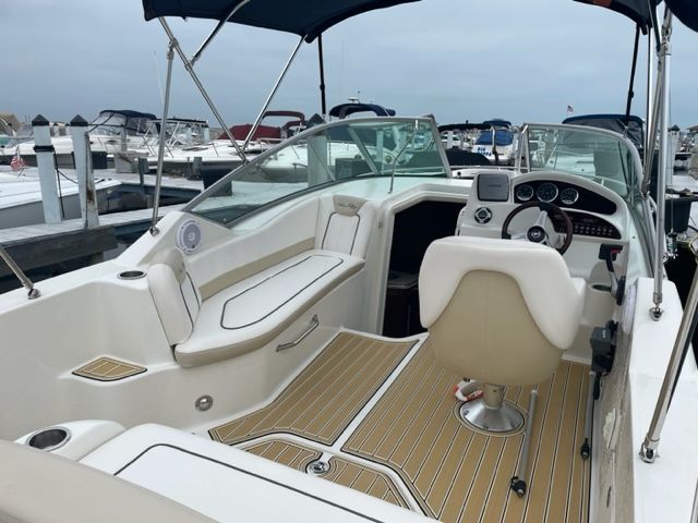 2010 Sea Ray
                                                             240 SUNDANCER Image Thumbnail #2