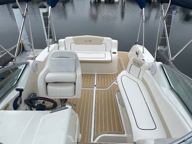 2010 Sea Ray
                                                             240 SUNDANCER Image Thumbnail #4