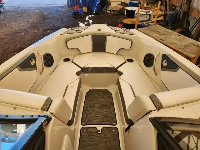 2019 Scarab 215/ID Image Thumbnail #11