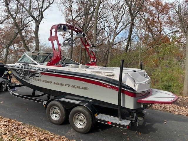 2011 Nautique
                                                             210SA Image Thumbnail #3