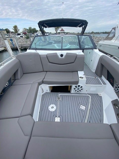 2019 Cruisers Yachts
                                                             338 CX Image Thumbnail #1