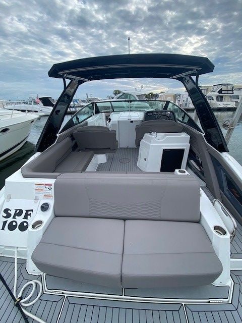 2019 Cruisers Yachts
                                                             338 CX Image Thumbnail #3
