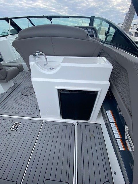2019 Cruisers Yachts
                                                             338 CX Image Thumbnail #4
