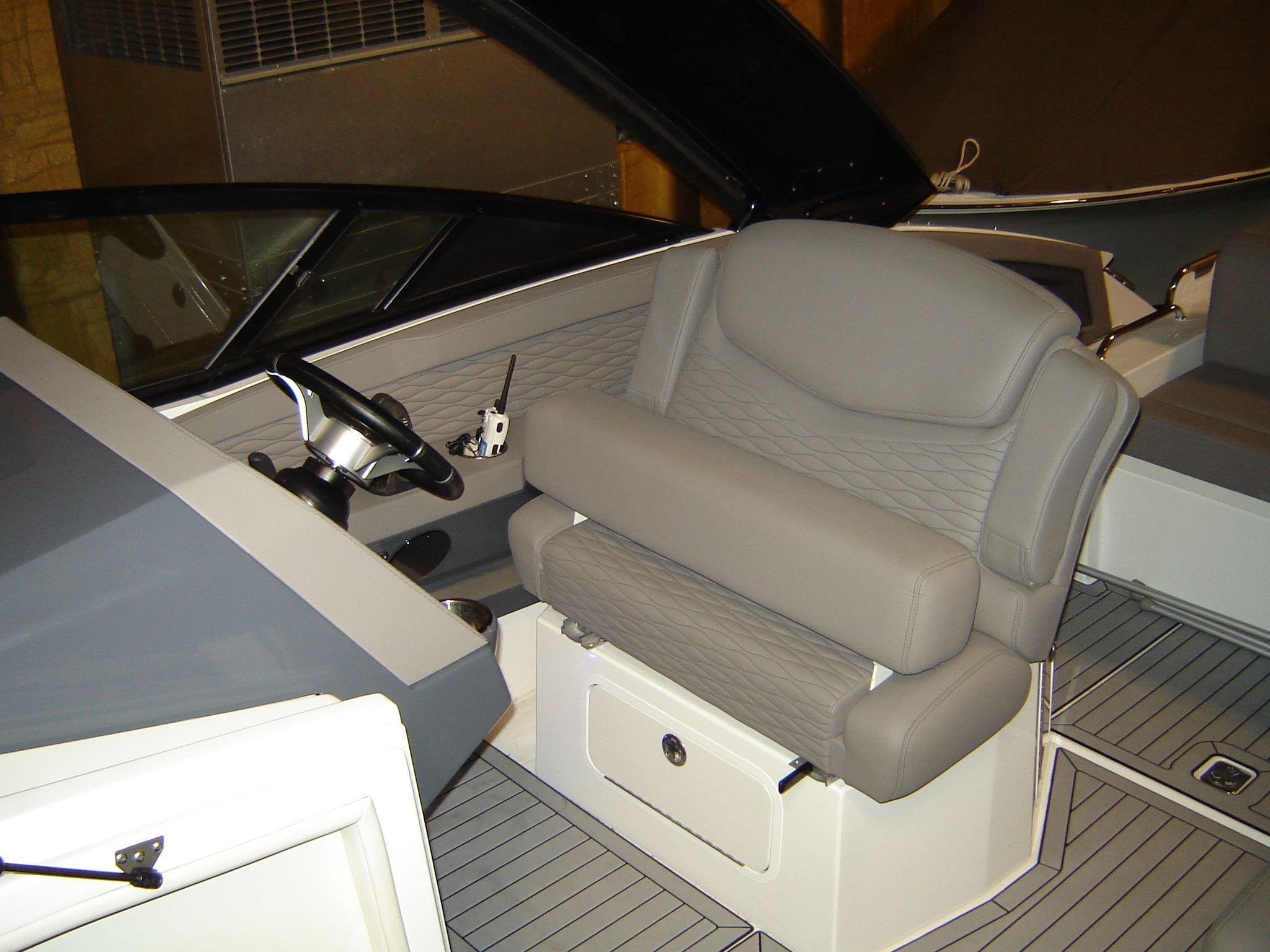 2019 Cruisers Yachts
                                                             338 CX Image Thumbnail #7