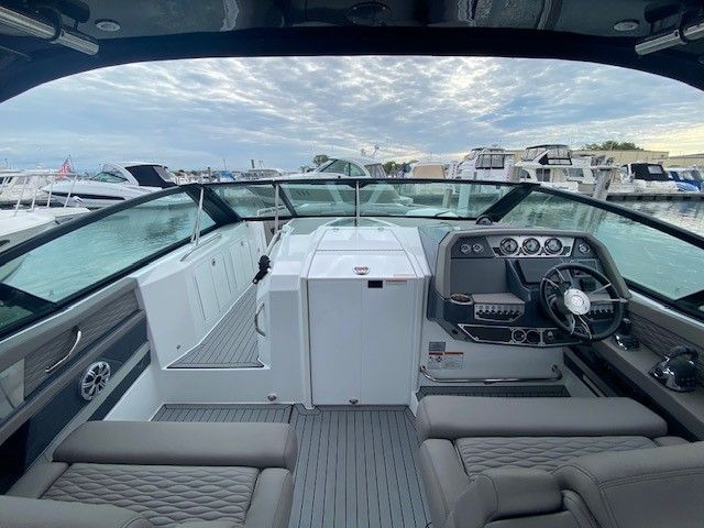 2019 Cruisers Yachts
                                                             338 CX Image Thumbnail #9