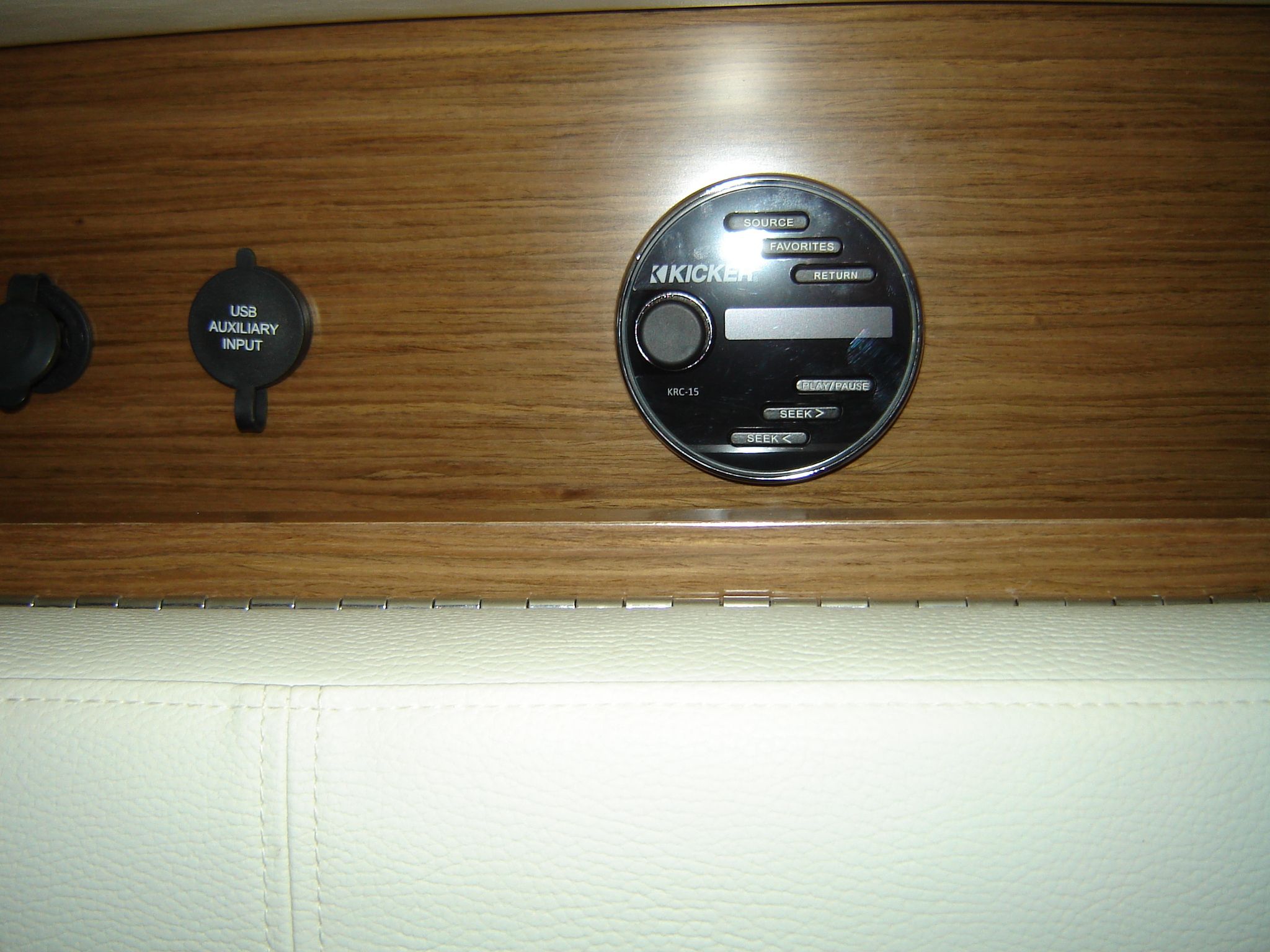 2019 Cruisers Yachts
                                                             338 CX Image Thumbnail #20