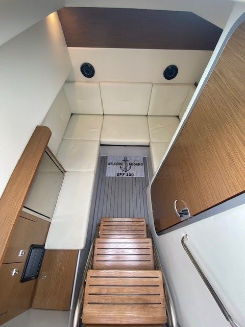 2019 Cruisers Yachts
                                                             338 CX Image Thumbnail #26