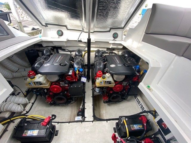 2019 Cruisers Yachts
                                                             338 CX Image Thumbnail #40