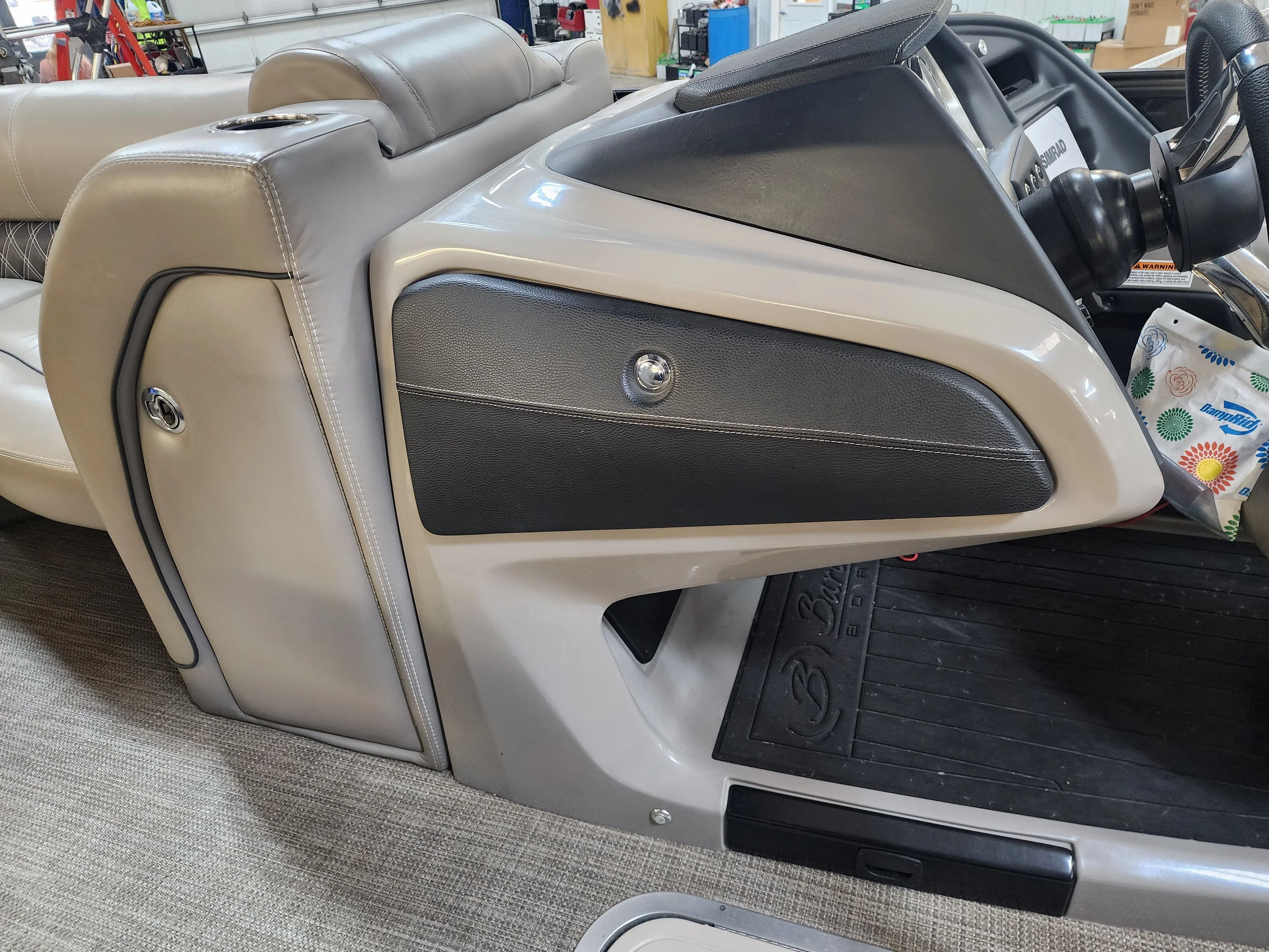 2021 Barletta L23UCATT Image Thumbnail #7