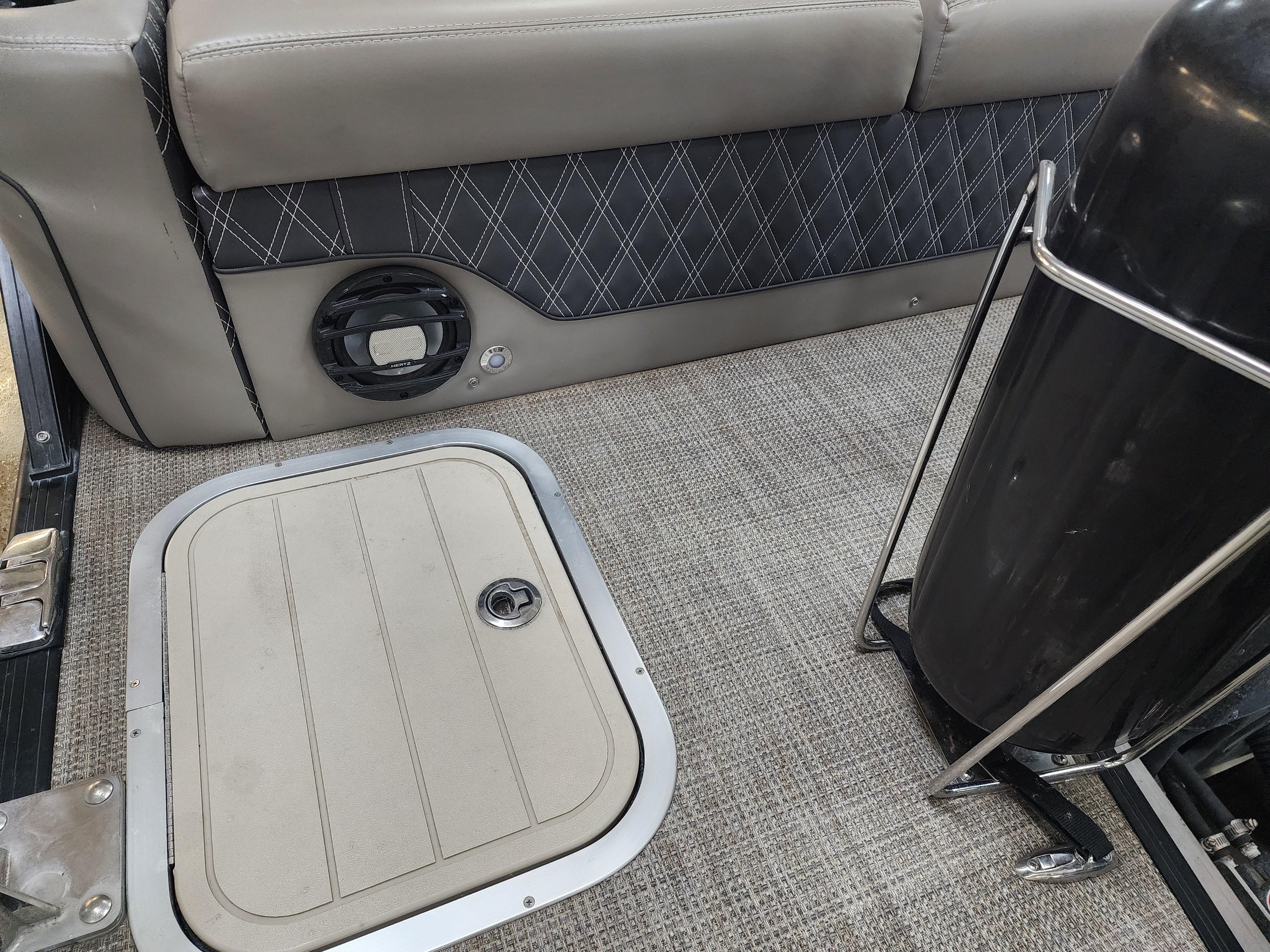 2021 Barletta L23UCATT Image Thumbnail #9