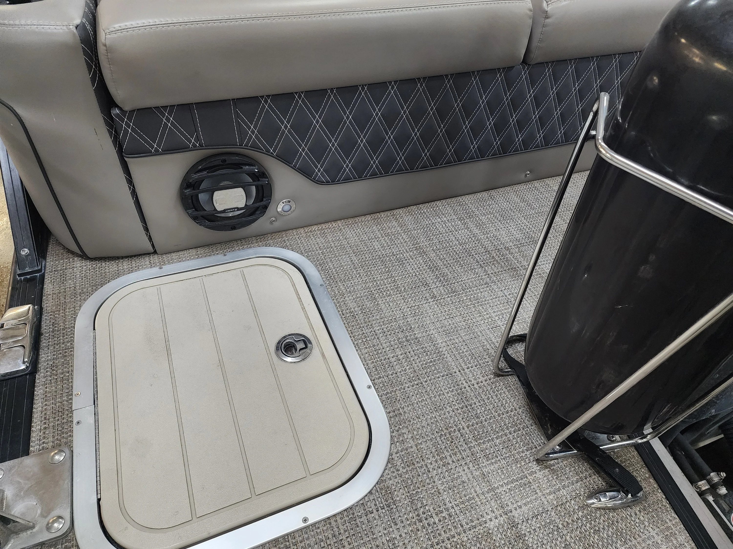 2021 Barletta L23UCATT Image Thumbnail #9