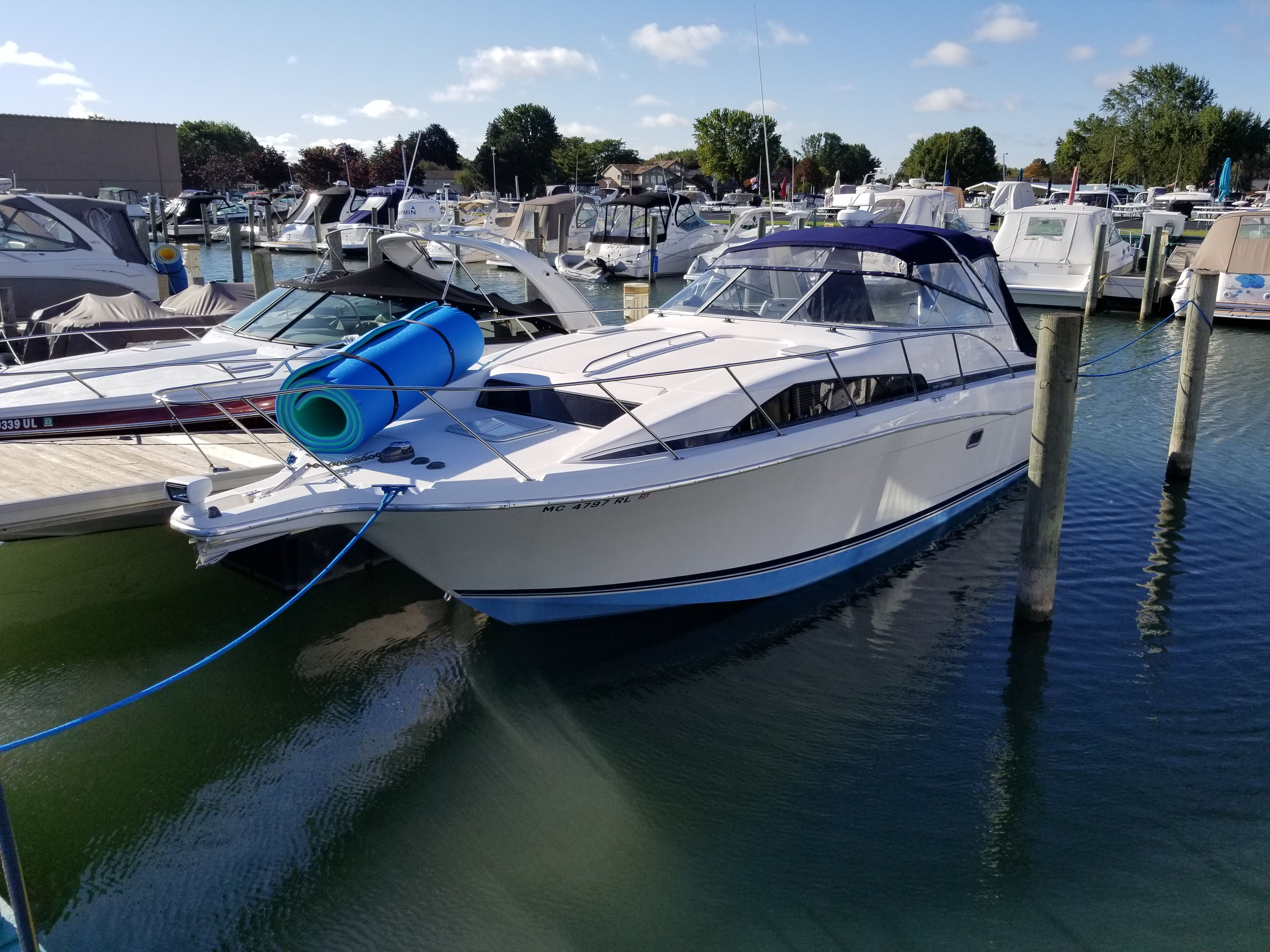 1998 Bayliner
                                                             3255 AVANTI Image Thumbnail #0