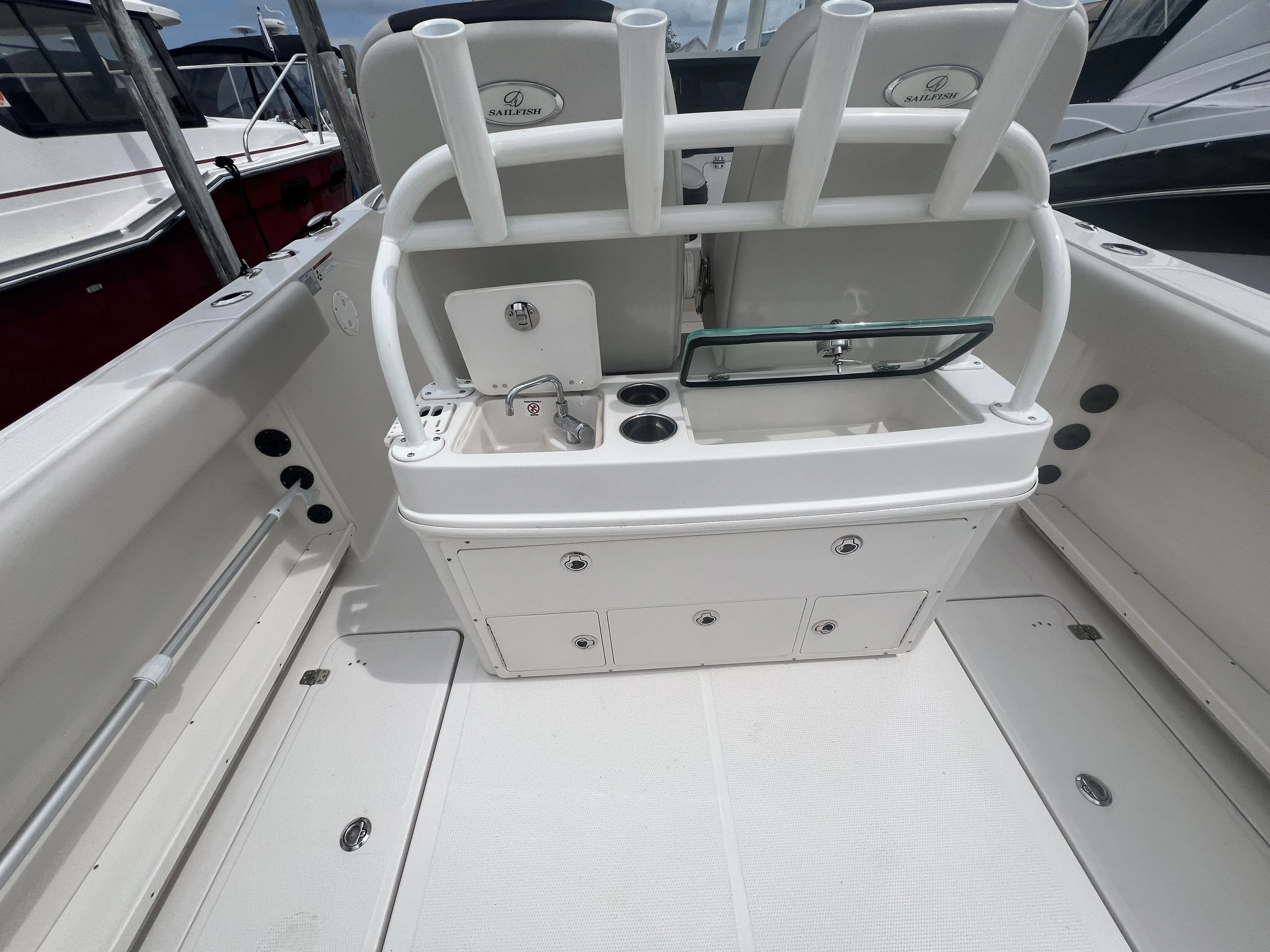 2022 Sailfish 290 CC Image Thumbnail #5