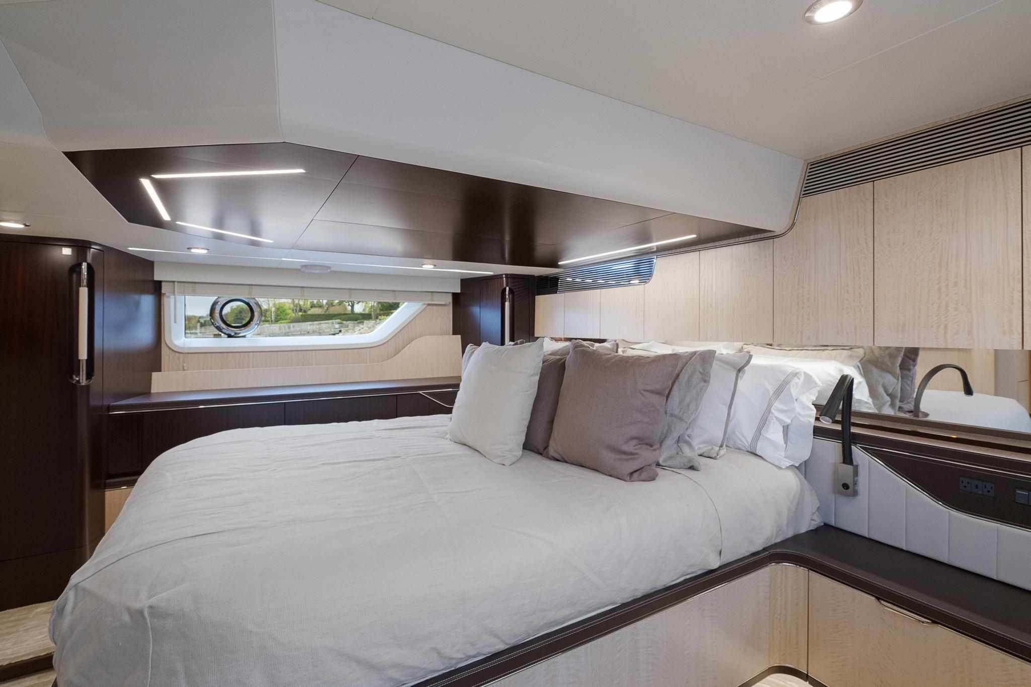 2019 Burger
                                                             48 CRUISER Image Thumbnail #83