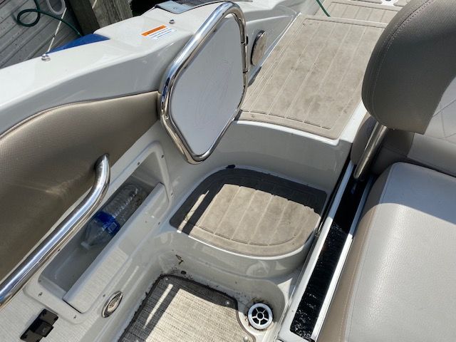 2019 Crownline
                                                             E 255 Image Thumbnail #10