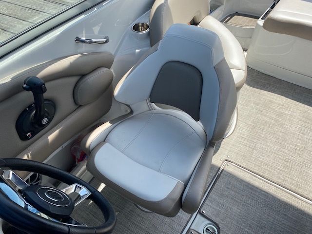 2019 Crownline
                                                             E 255 Image Thumbnail #11