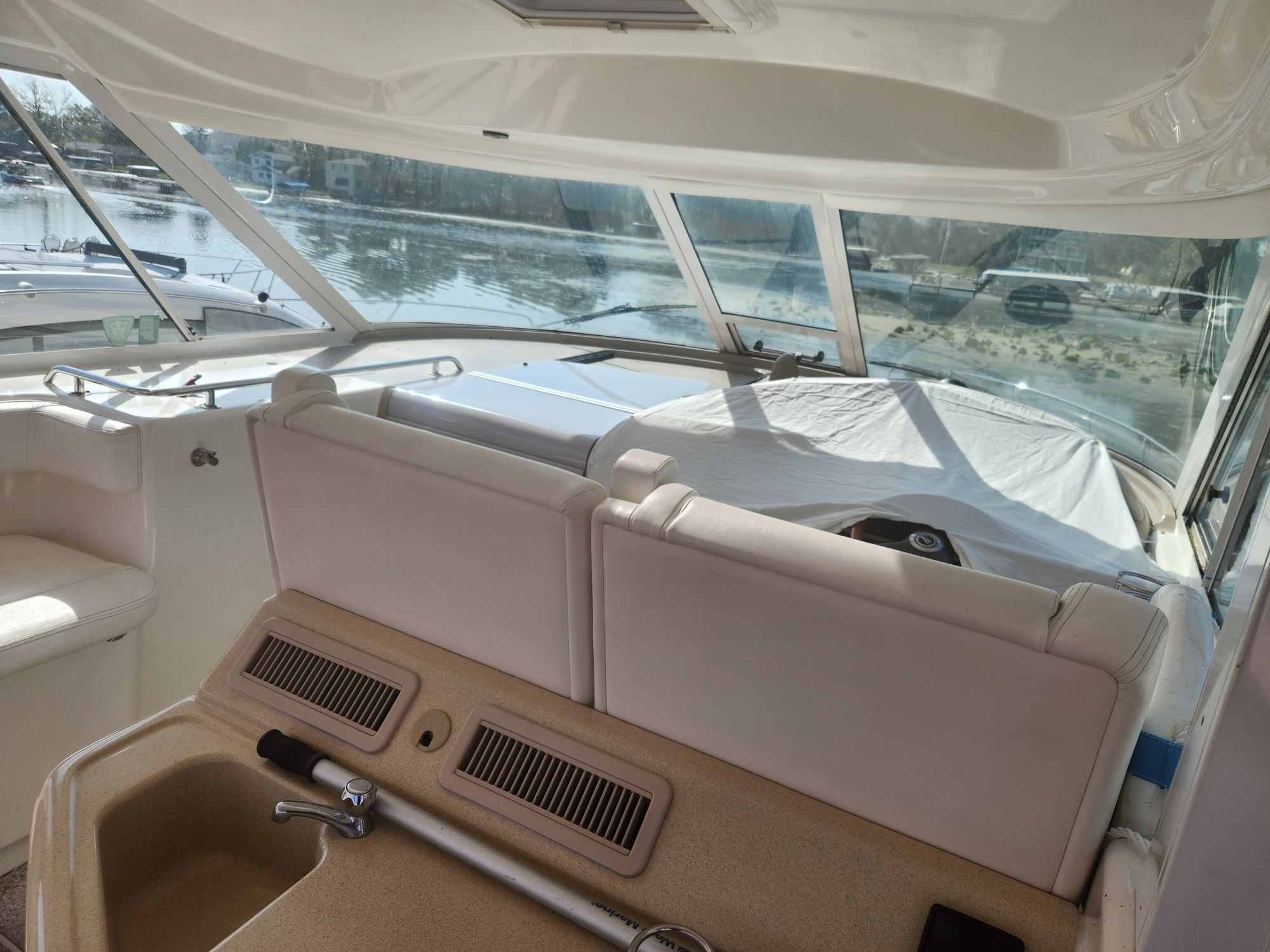 2004 Sea Ray
                                                             390 Motor Yacht Image Thumbnail #4