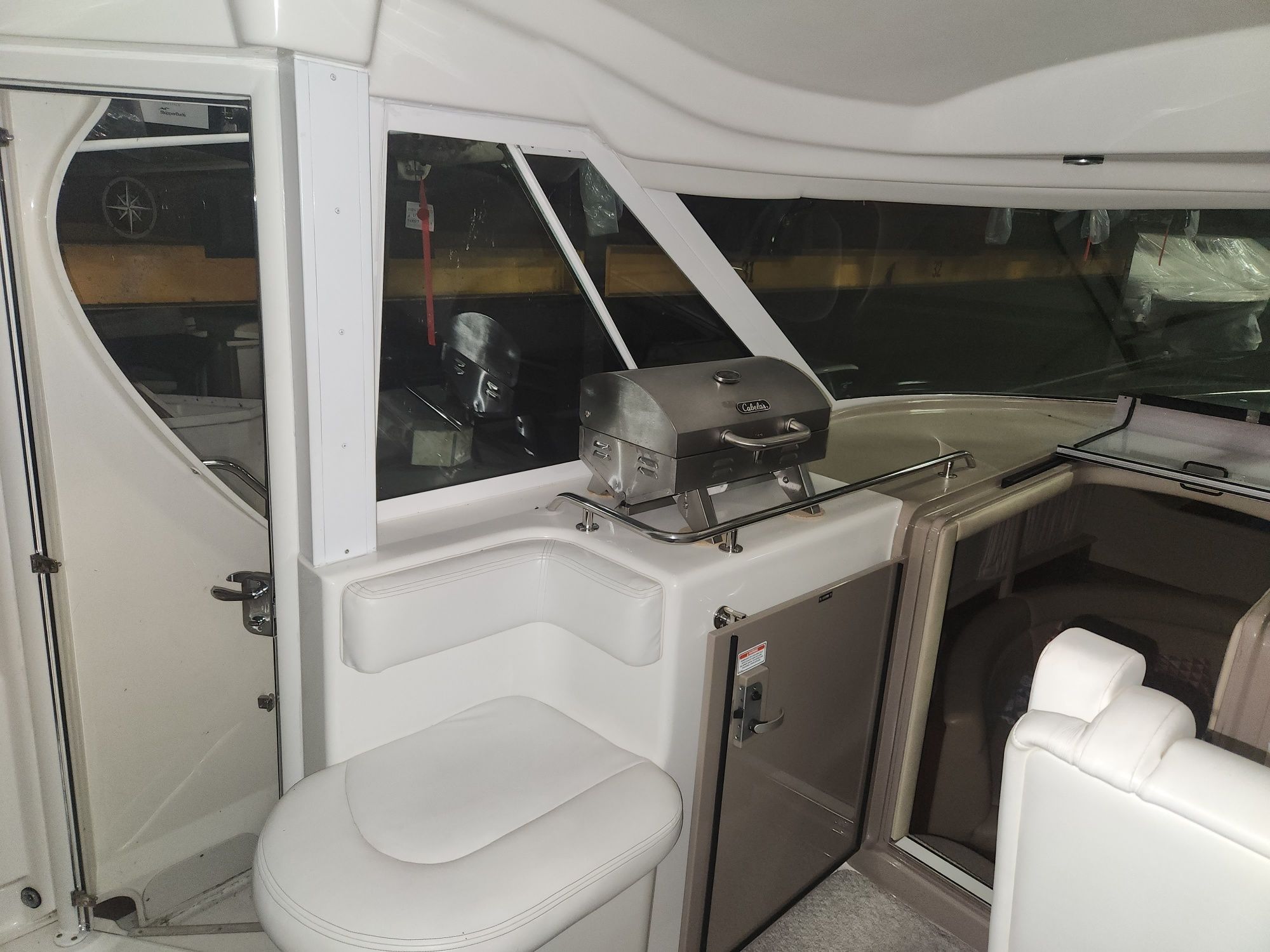 2004 Sea Ray
                                                             390 Motor Yacht Image Thumbnail #10