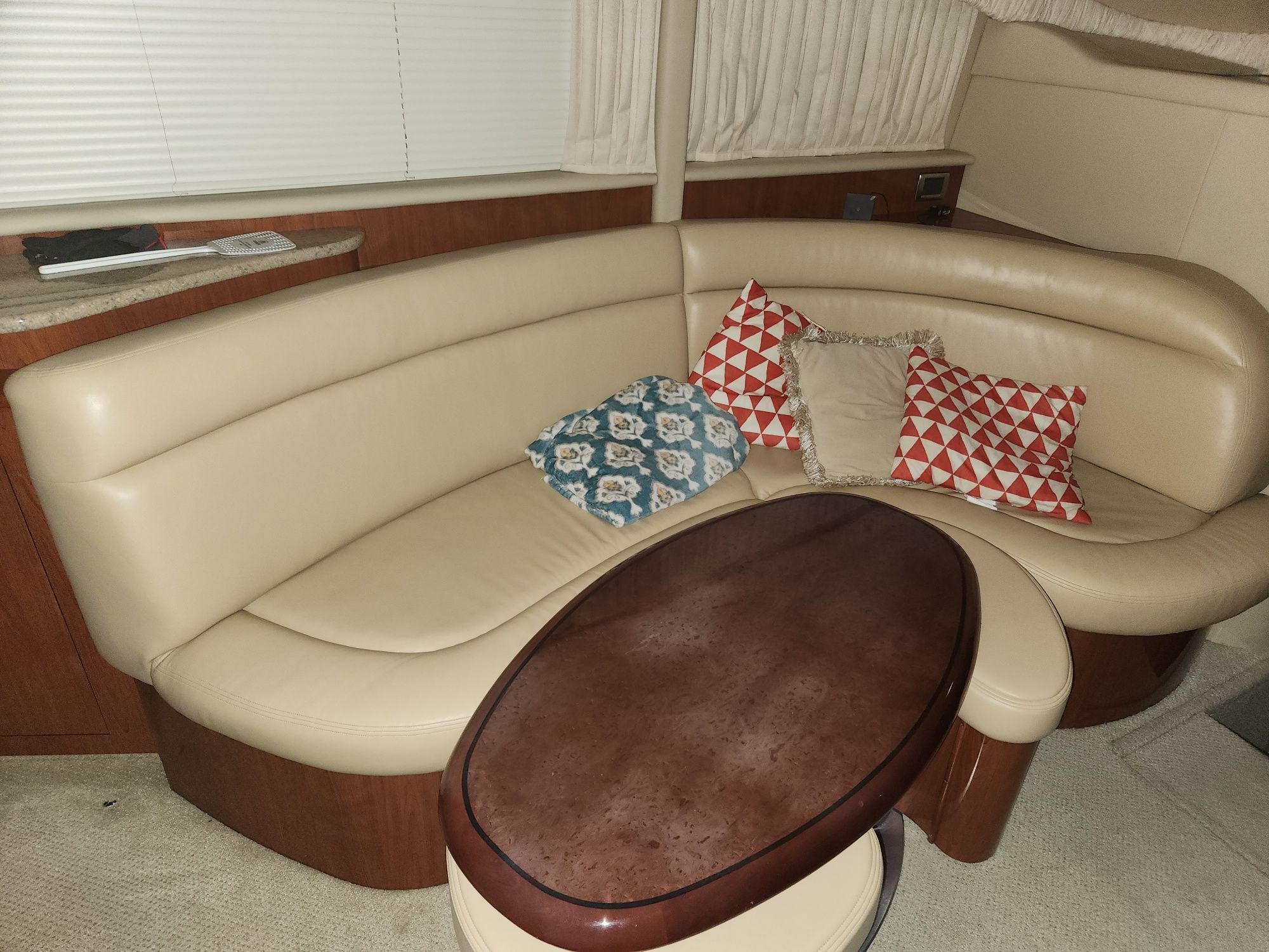 2004 Sea Ray
                                                             390 Motor Yacht Image Thumbnail #24