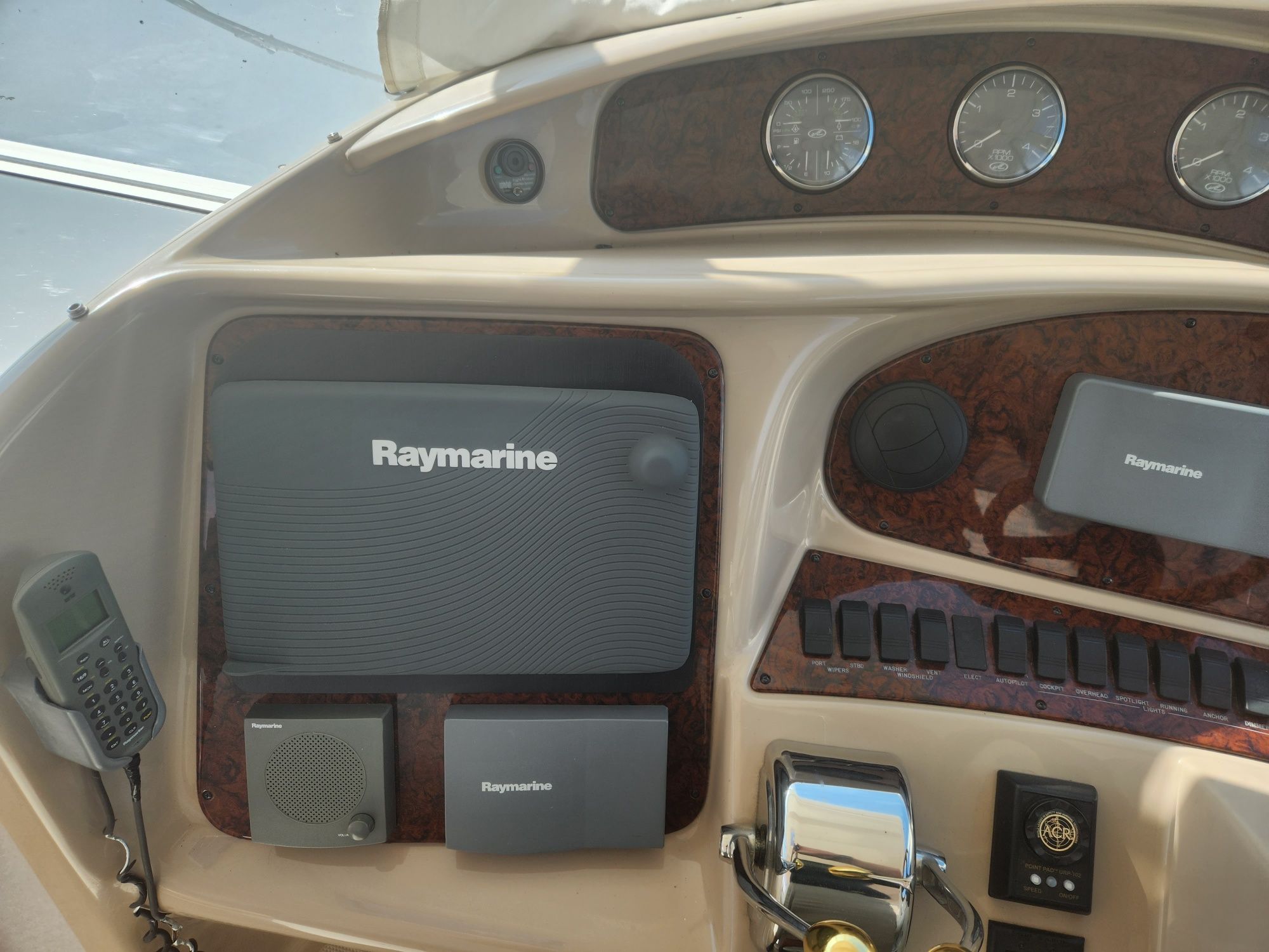 2004 Sea Ray
                                                             390 Motor Yacht Image Thumbnail #39