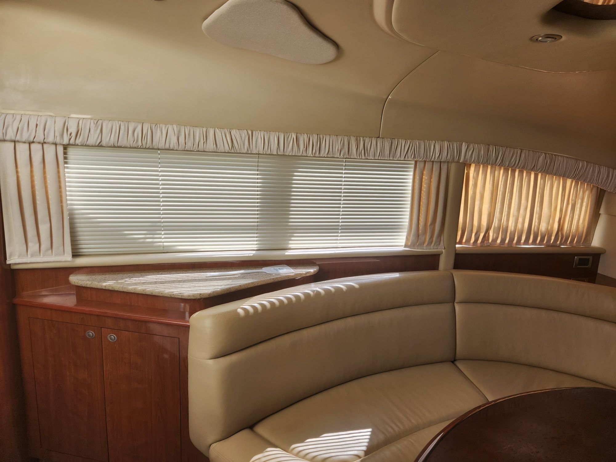 2004 Sea Ray
                                                             390 Motor Yacht Image Thumbnail #51