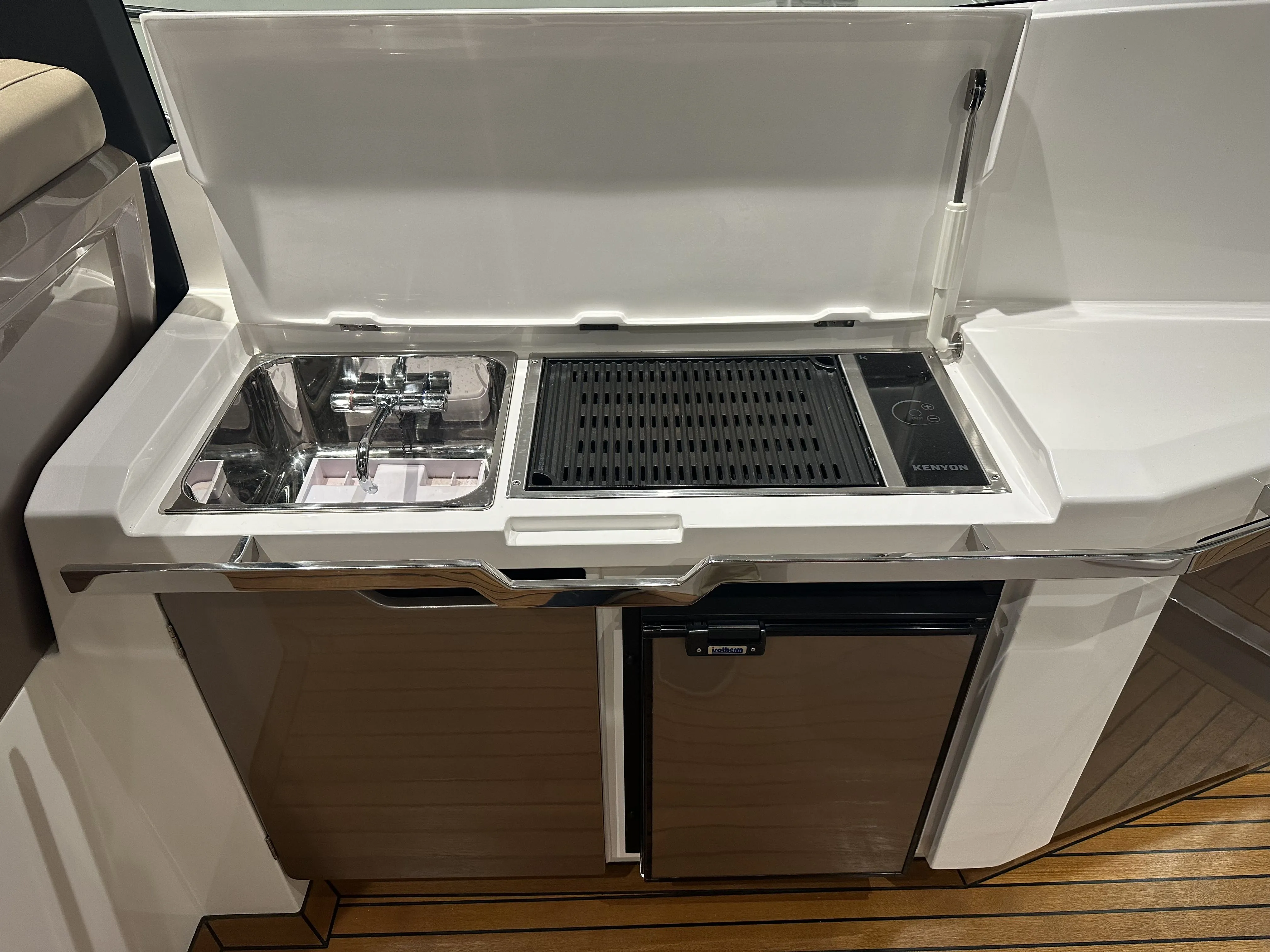 2016 Galeon 445 HTS Image Thumbnail #18
