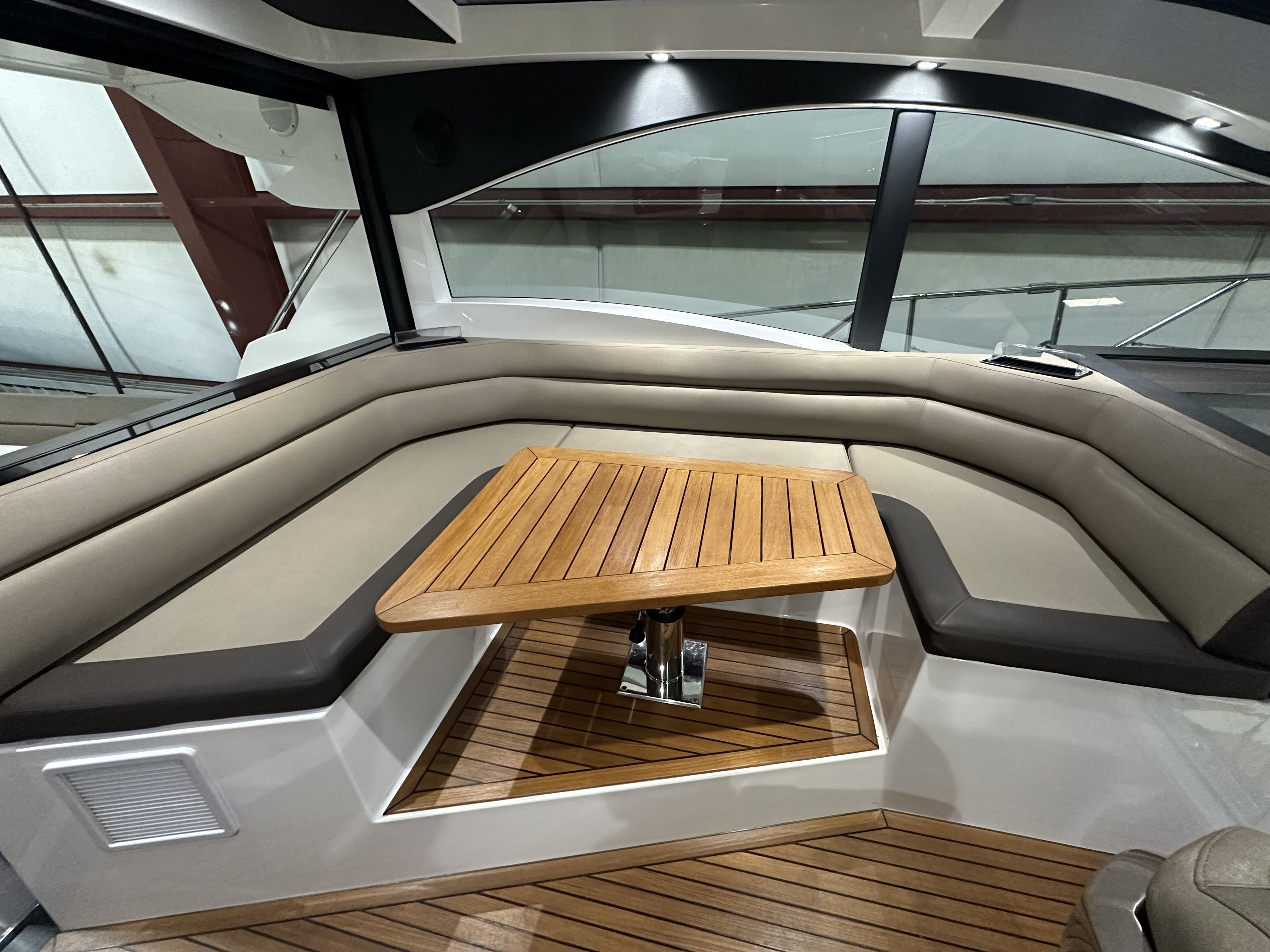 2016 Galeon
                                                             445 HTS Image Thumbnail #15