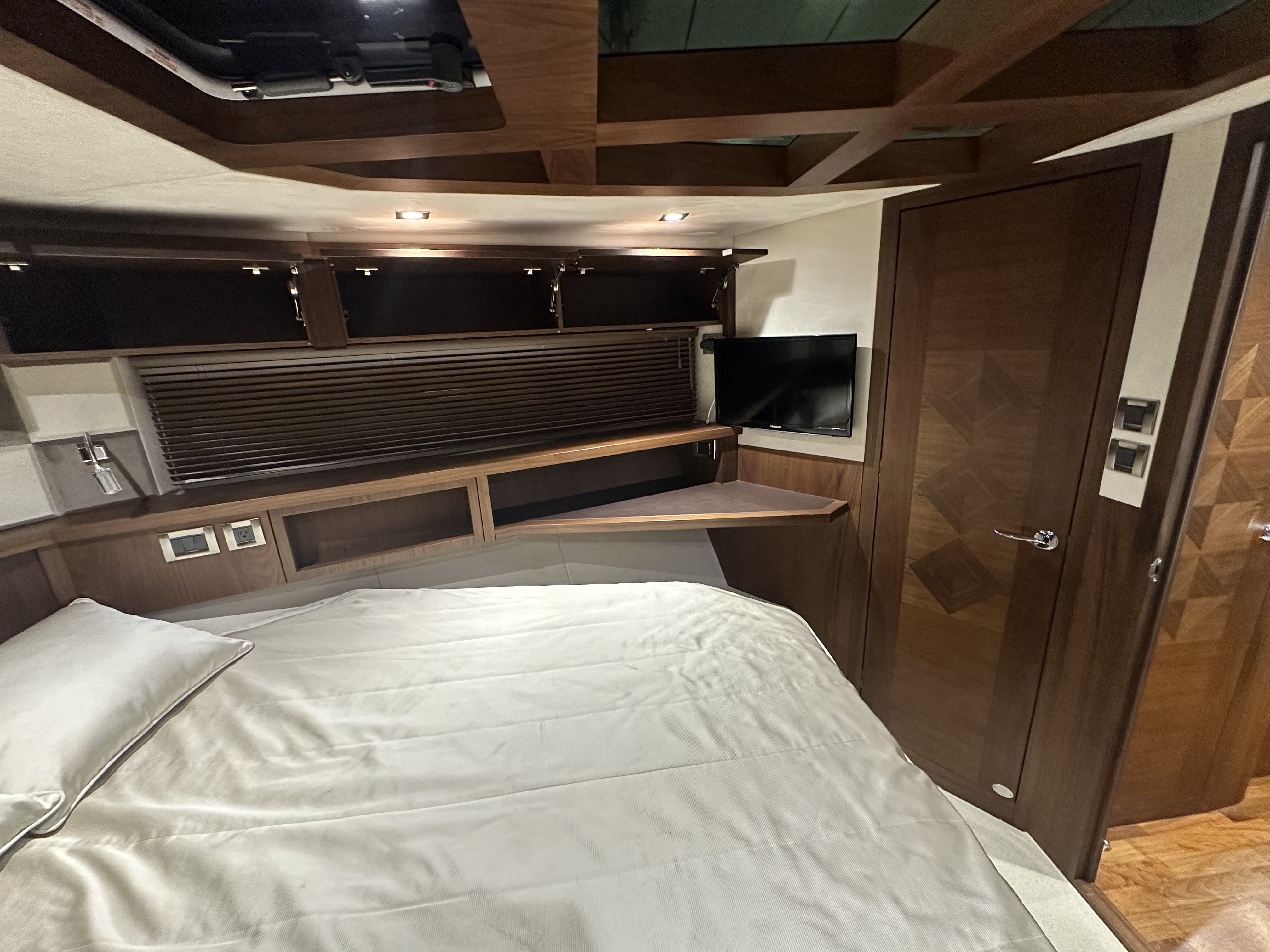 2016 Galeon
                                                             445 HTS Image Thumbnail #23