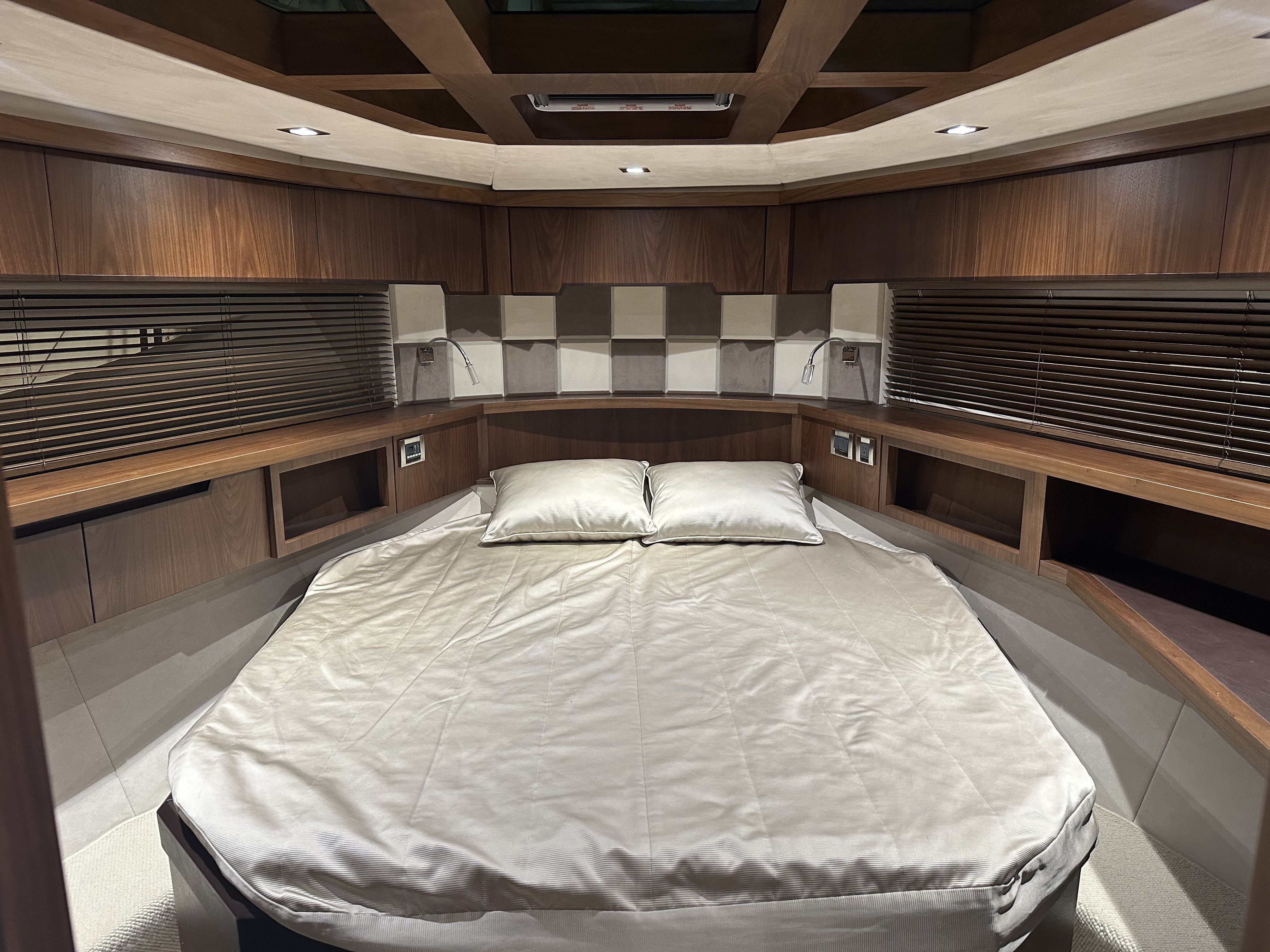 2016 Galeon
                                                             445 HTS Image Thumbnail #26