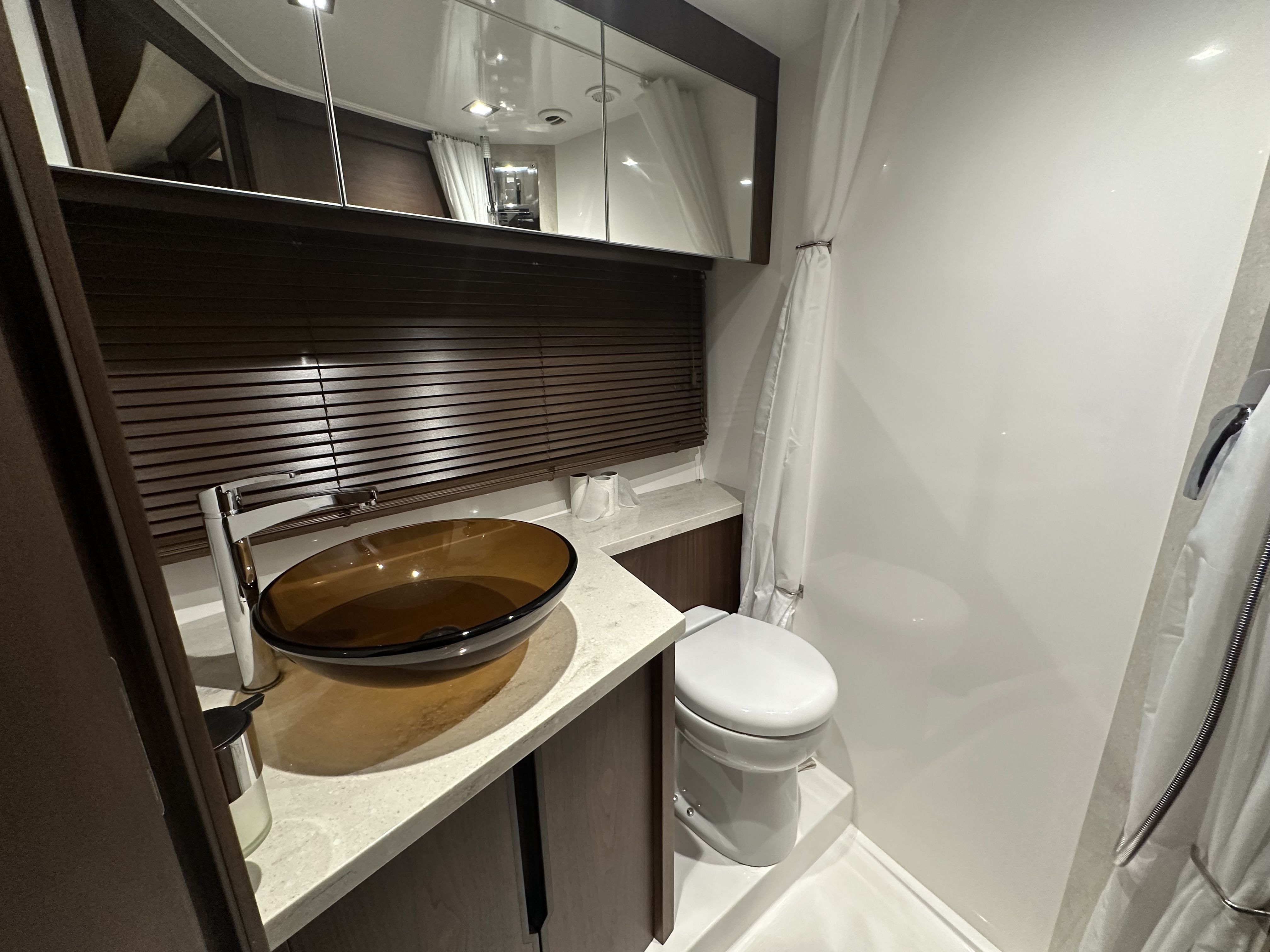 2016 Galeon
                                                             445 HTS Image Thumbnail #27