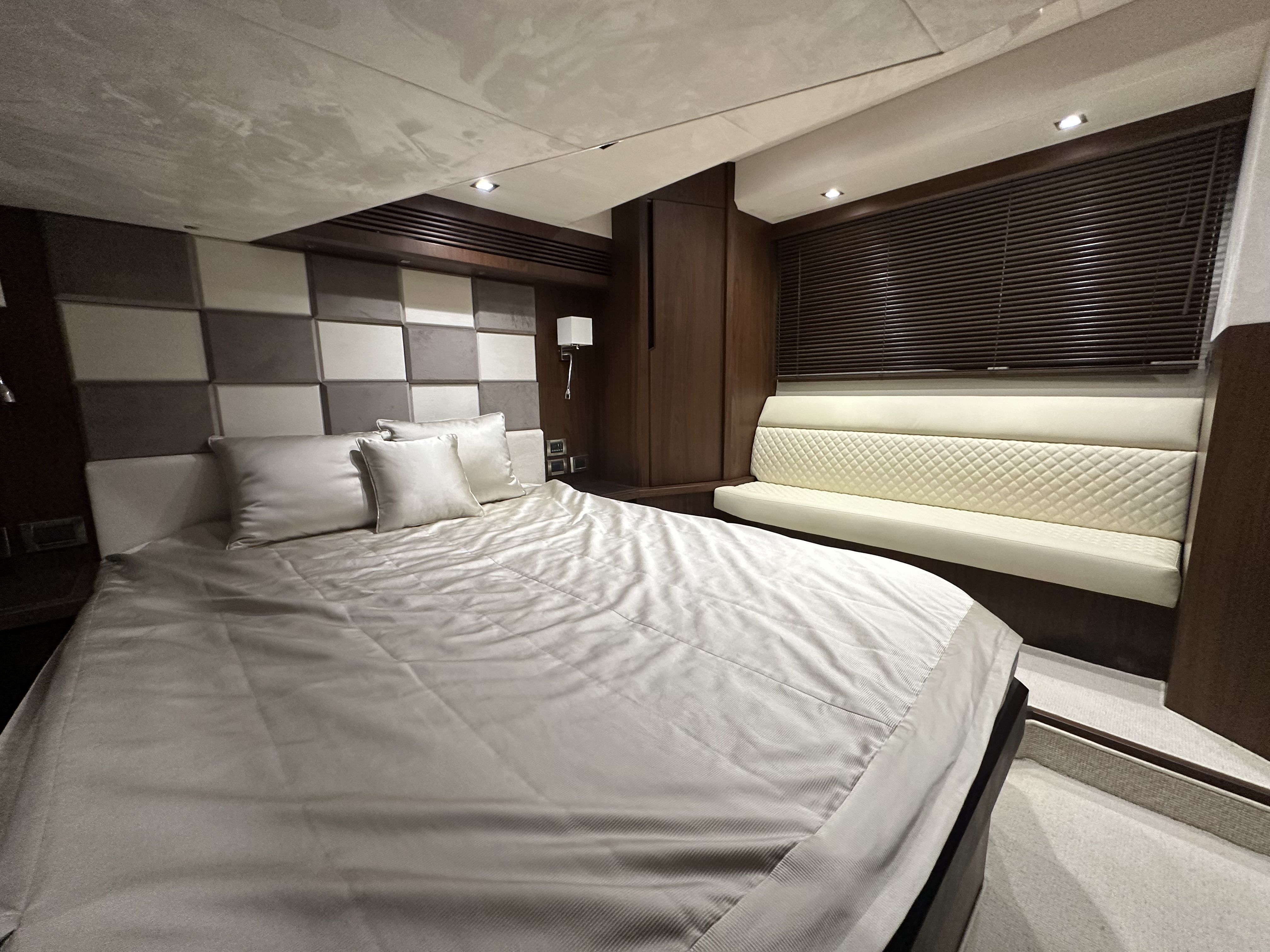 2016 Galeon
                                                             445 HTS Image Thumbnail #30