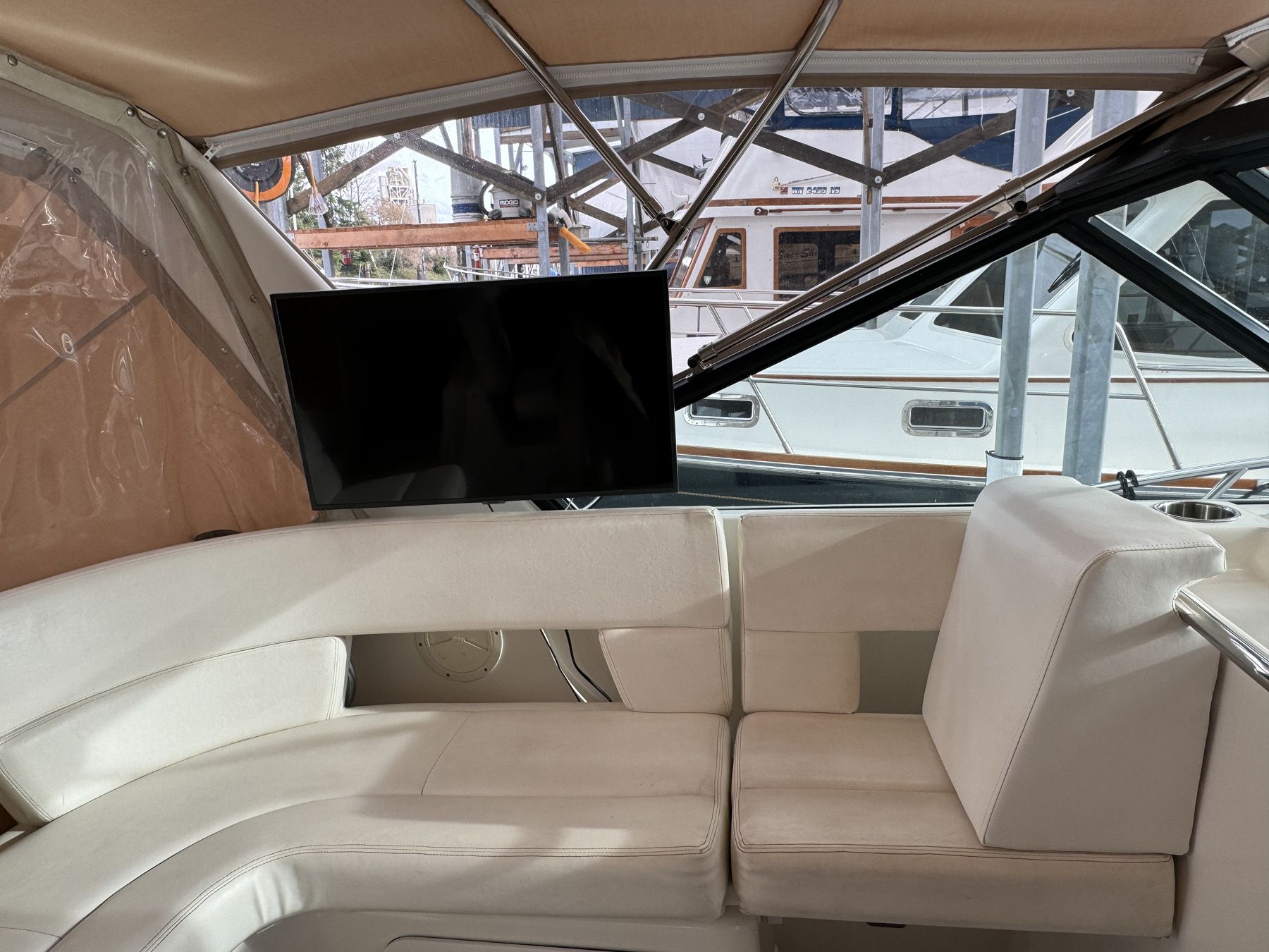 2000 Tiara Yachts
                                                             3100 Open Image Thumbnail #16