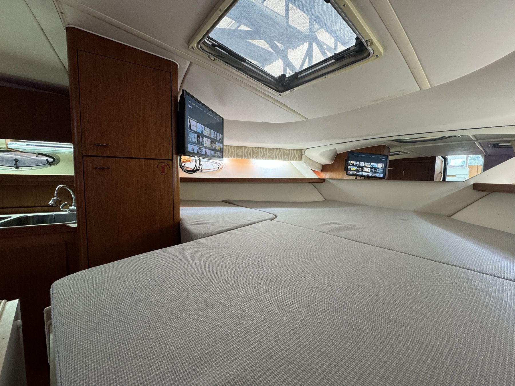 2000 Tiara Yachts
                                                             3100 Open Image Thumbnail #26