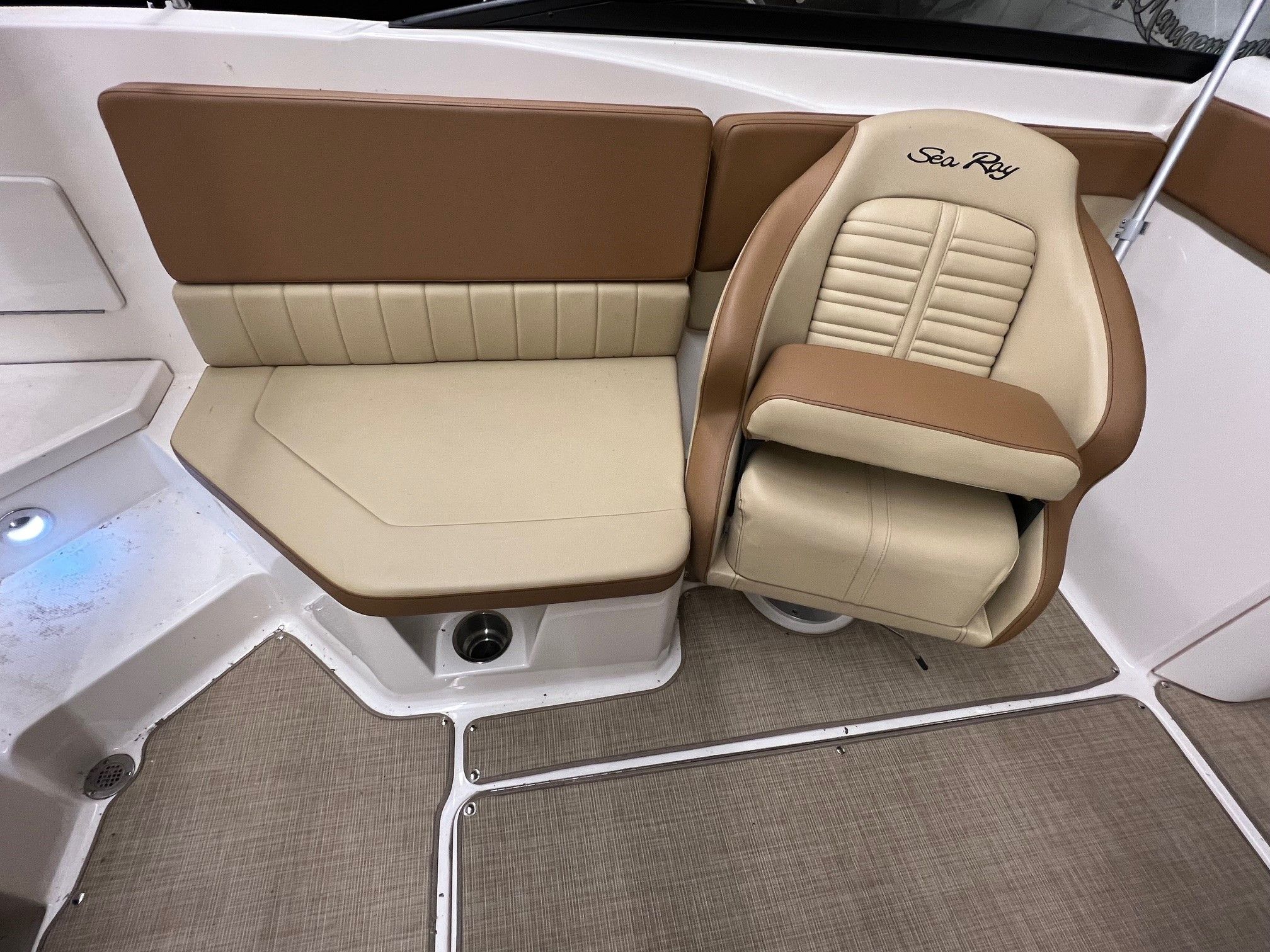 2018 Sea Ray
                                                             230 SPX Image Thumbnail #7