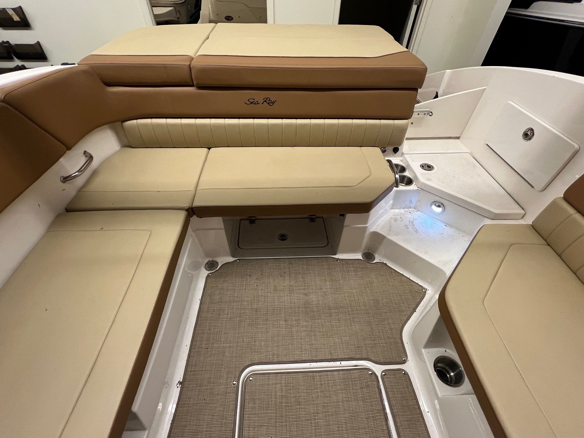 2018 Sea Ray
                                                             230 SPX Image Thumbnail #12