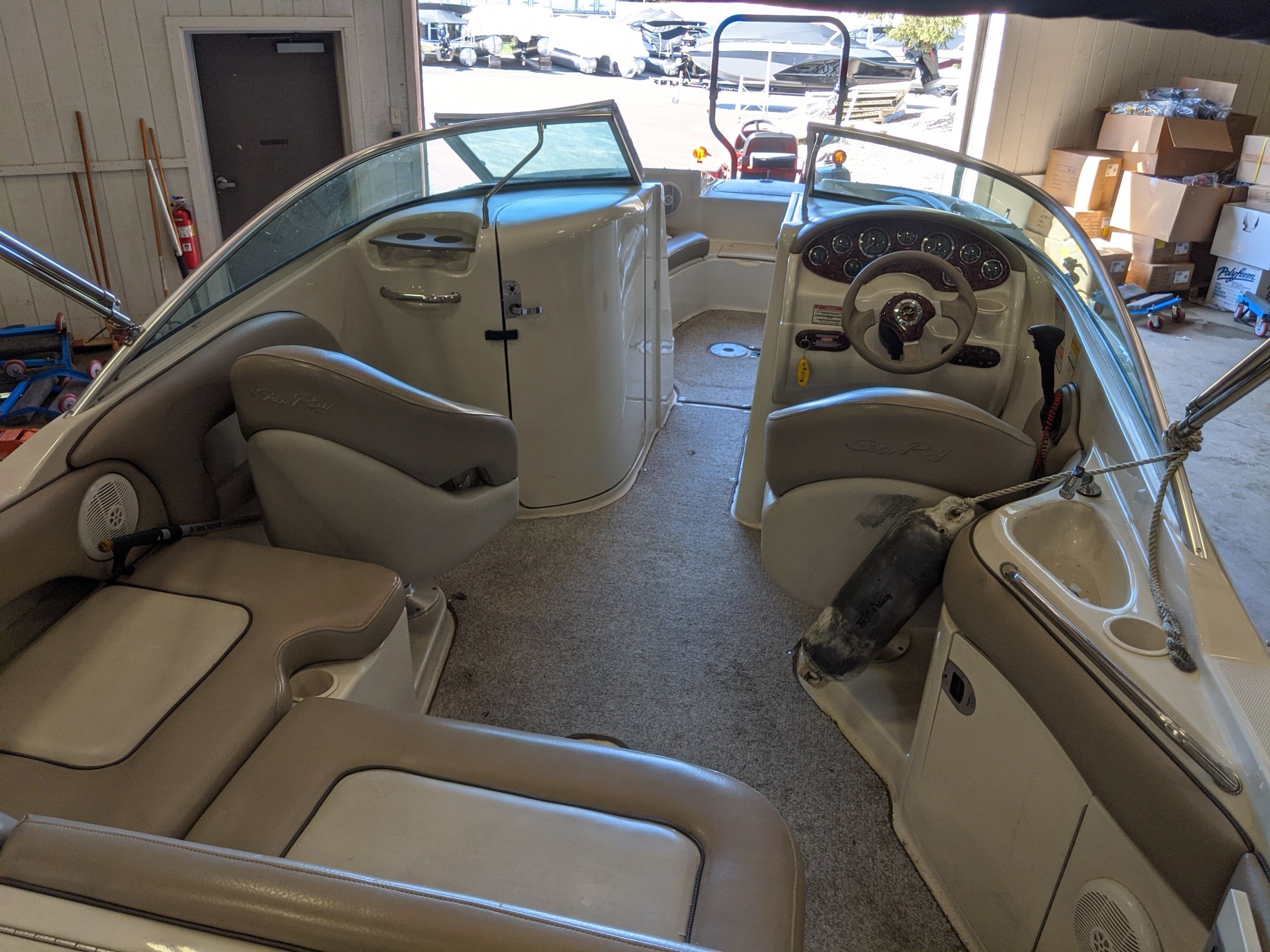 2002 Sea Ray
                                                             220 SUNDECK Image Thumbnail #5
