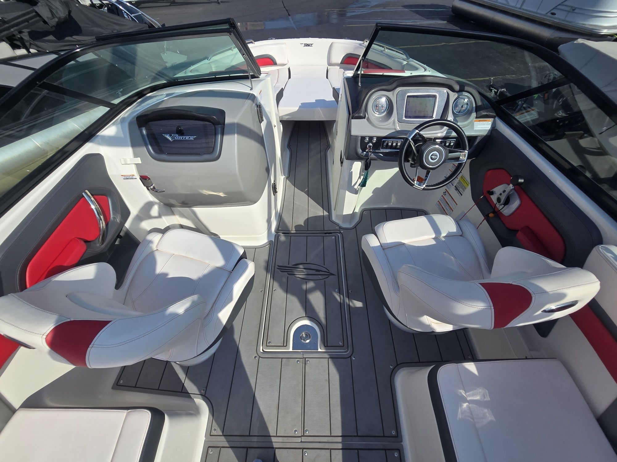 2020 Chaparral 2430 VRX Image Thumbnail #24