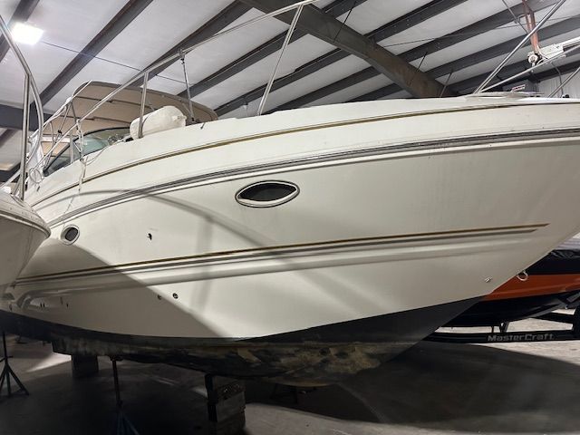 2004 Larson 31 CABRIO Image Thumbnail #1