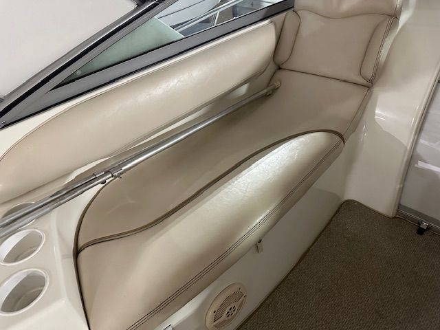 2004 Larson 31 CABRIO Image Thumbnail #8