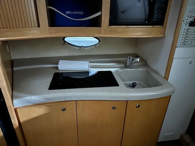 2004 Larson 31 CABRIO Image Thumbnail #15