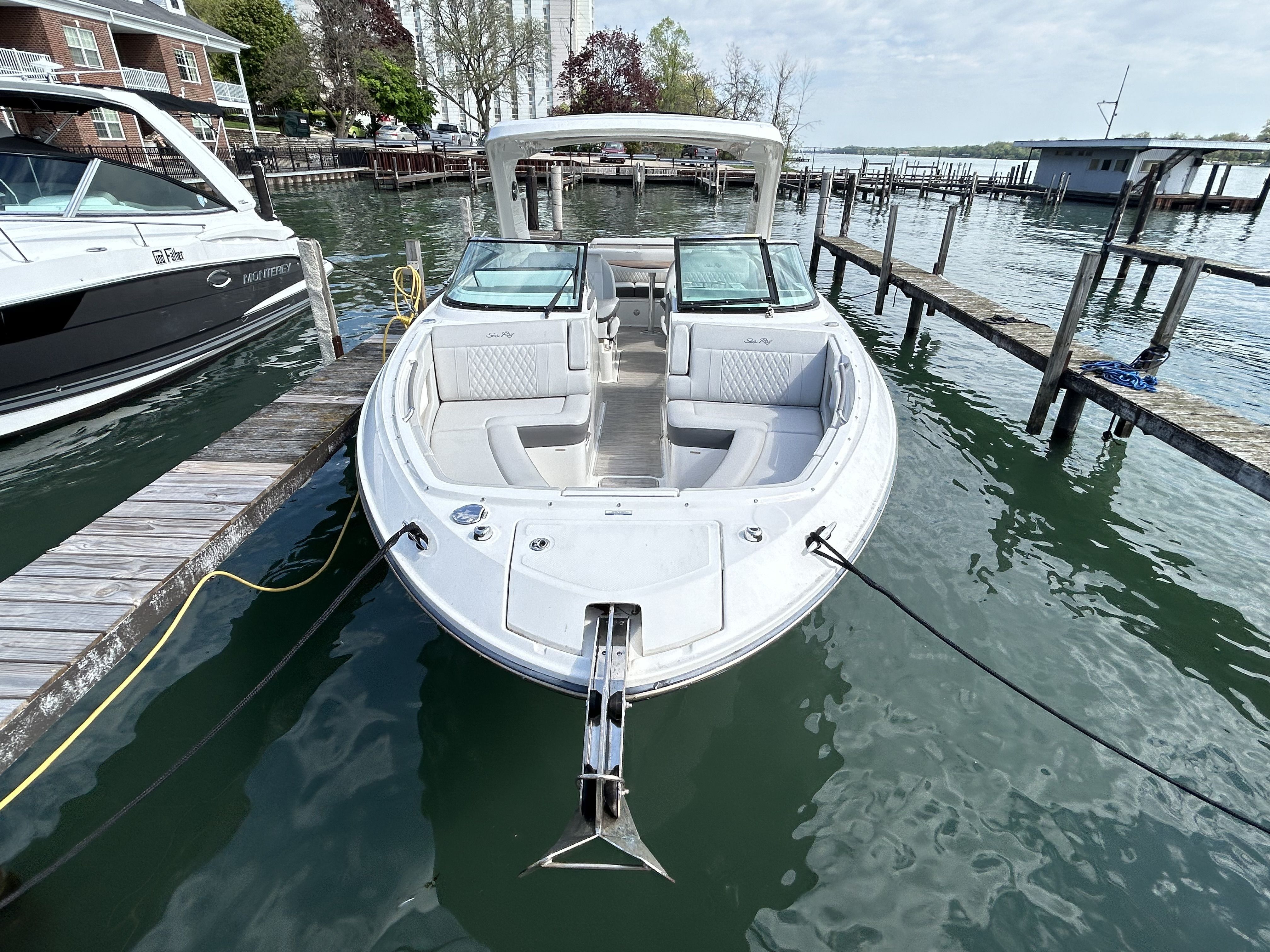 2021 Sea Ray SLX 310 Image Thumbnail #1