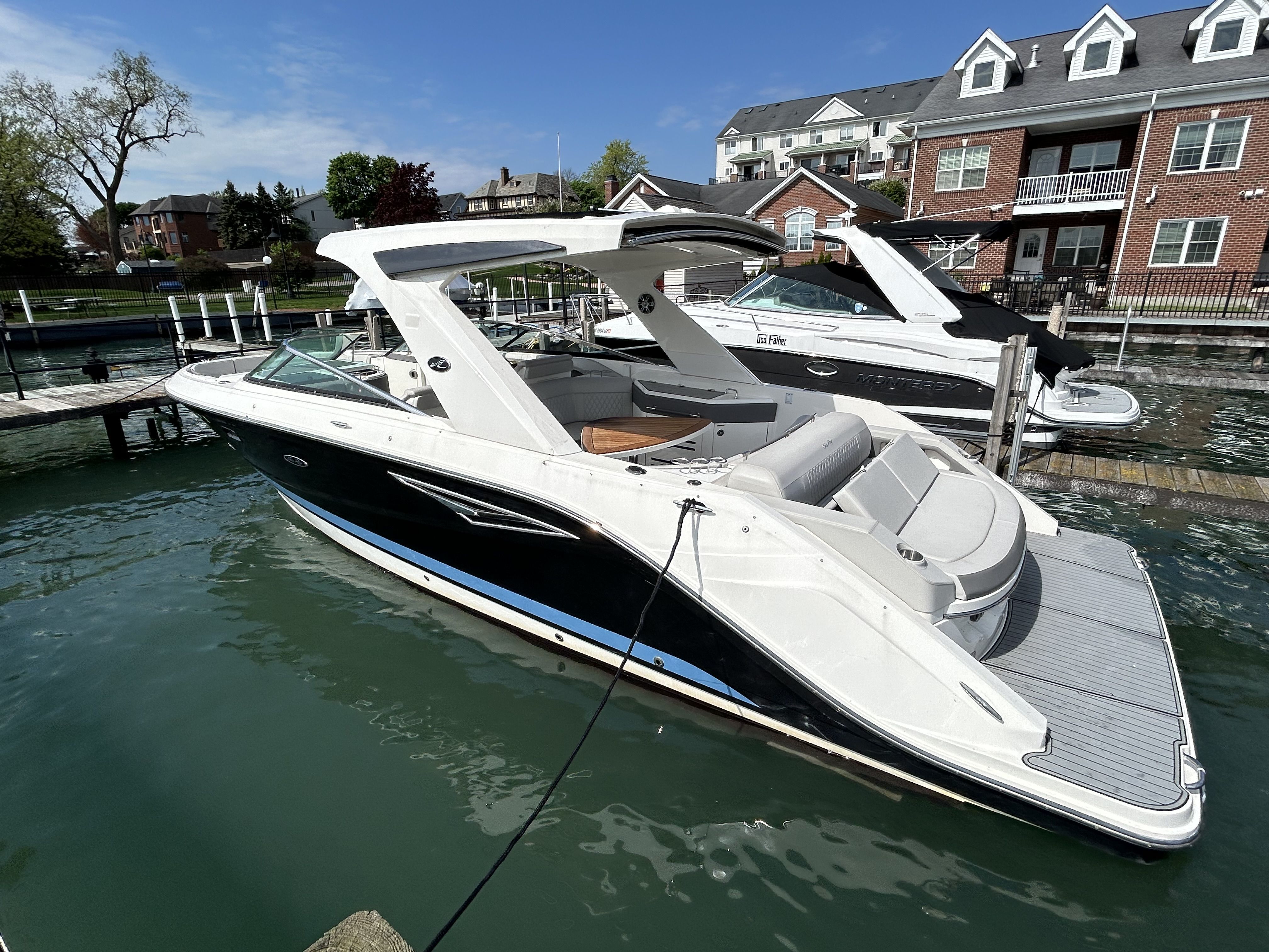 2021 Sea Ray SLX 310 Image Thumbnail #4