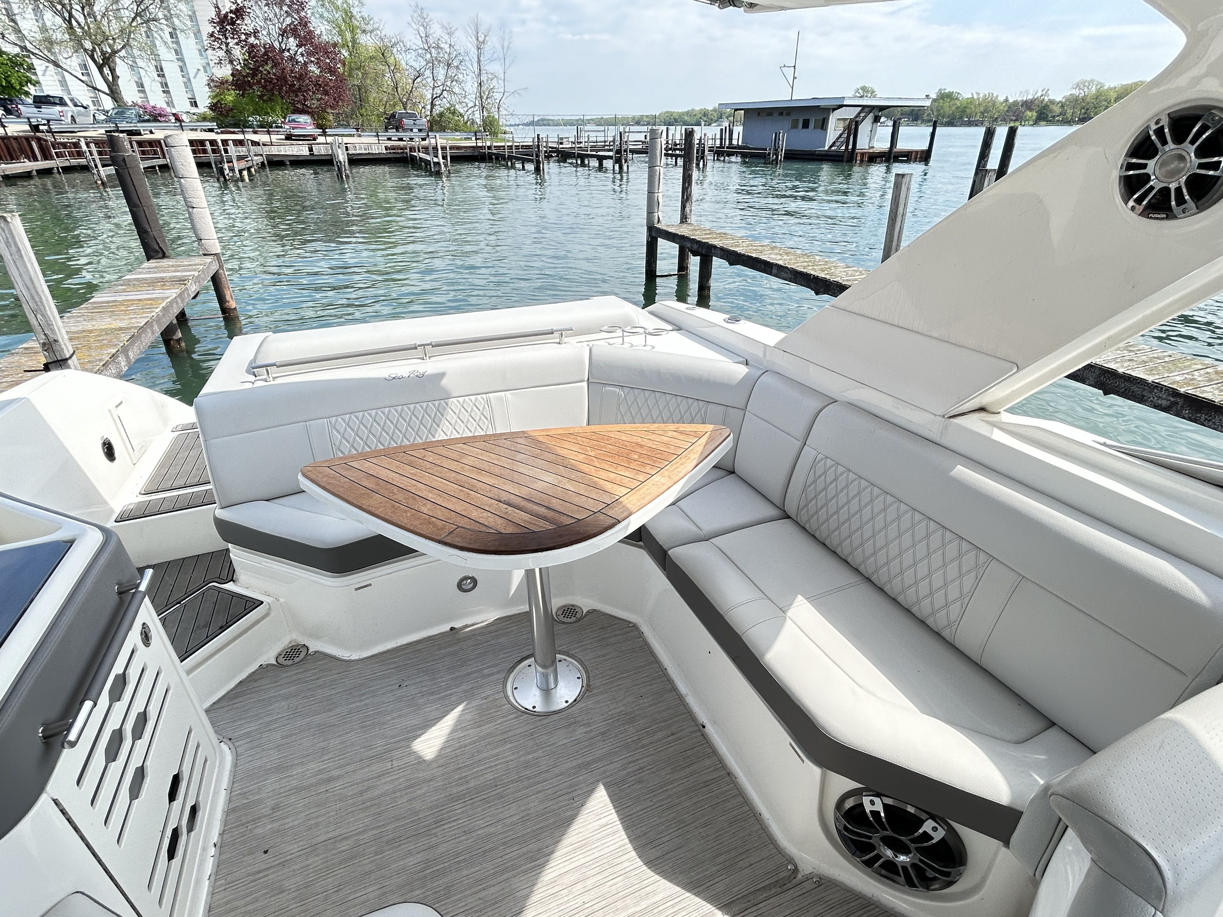 2021 Sea Ray SLX 310 Image Thumbnail #7