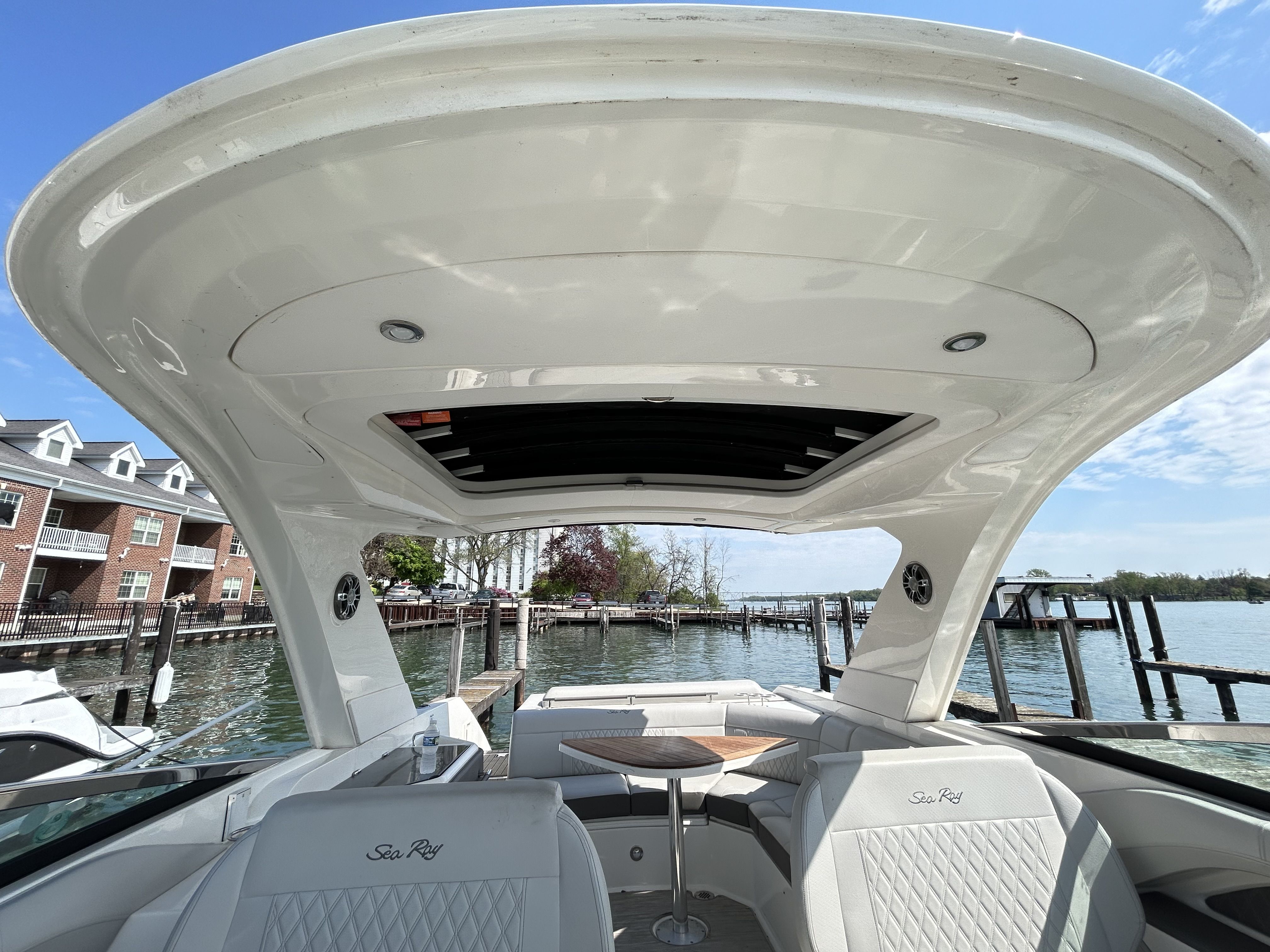 2021 Sea Ray SLX 310 Image Thumbnail #9