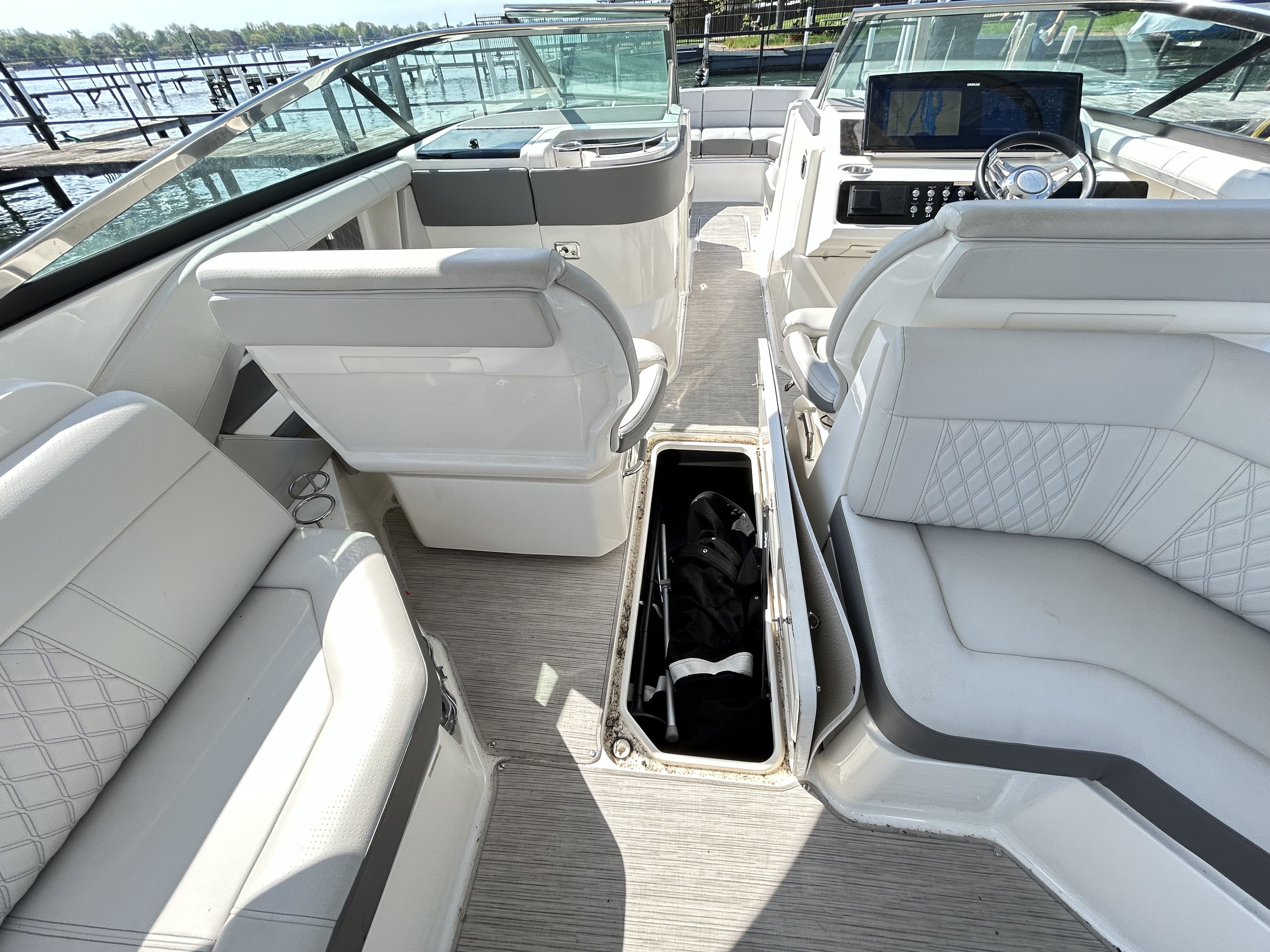 2021 Sea Ray SLX 310 Image Thumbnail #23