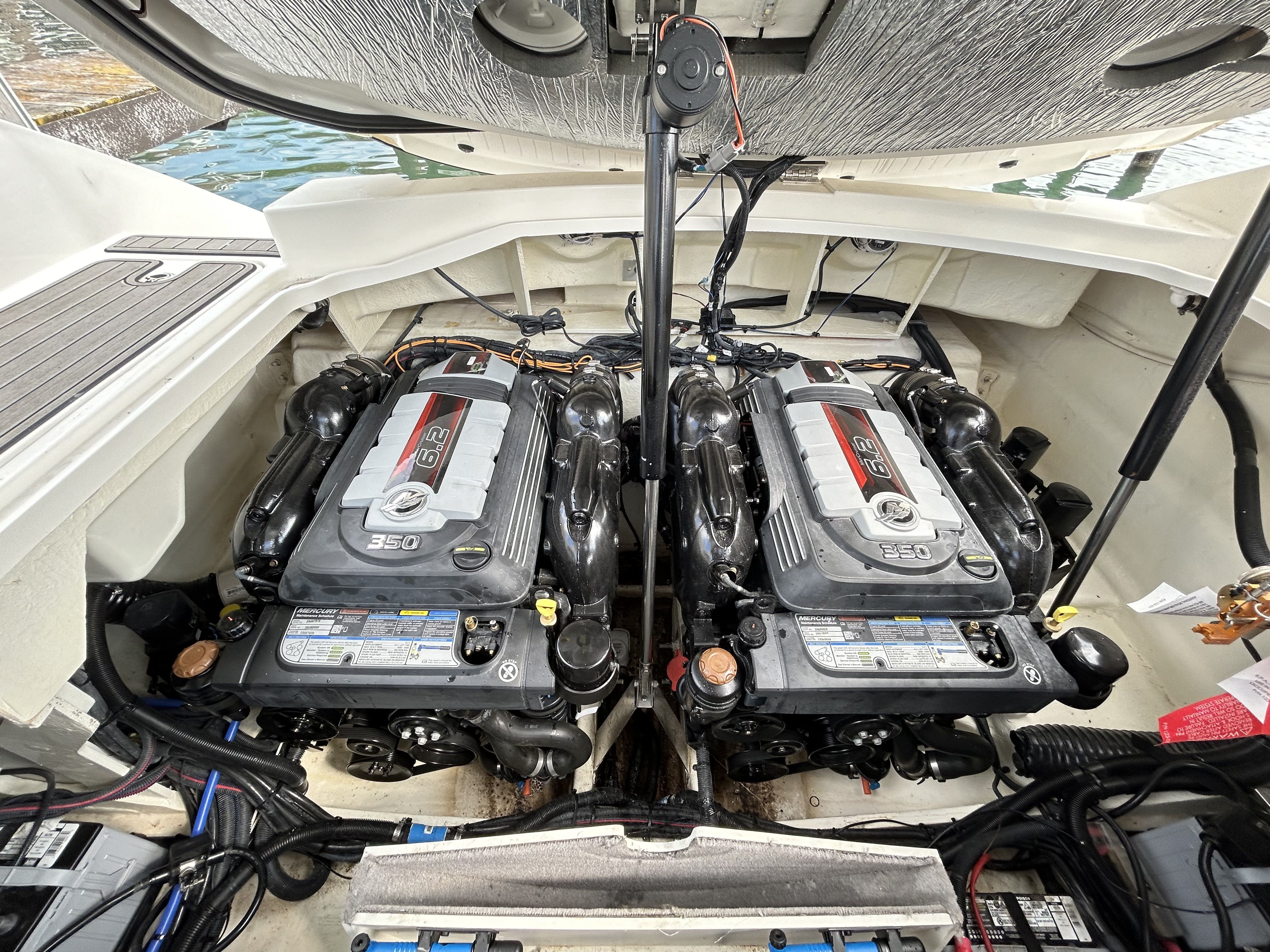 2021 Sea Ray SLX 310 Image Thumbnail #30