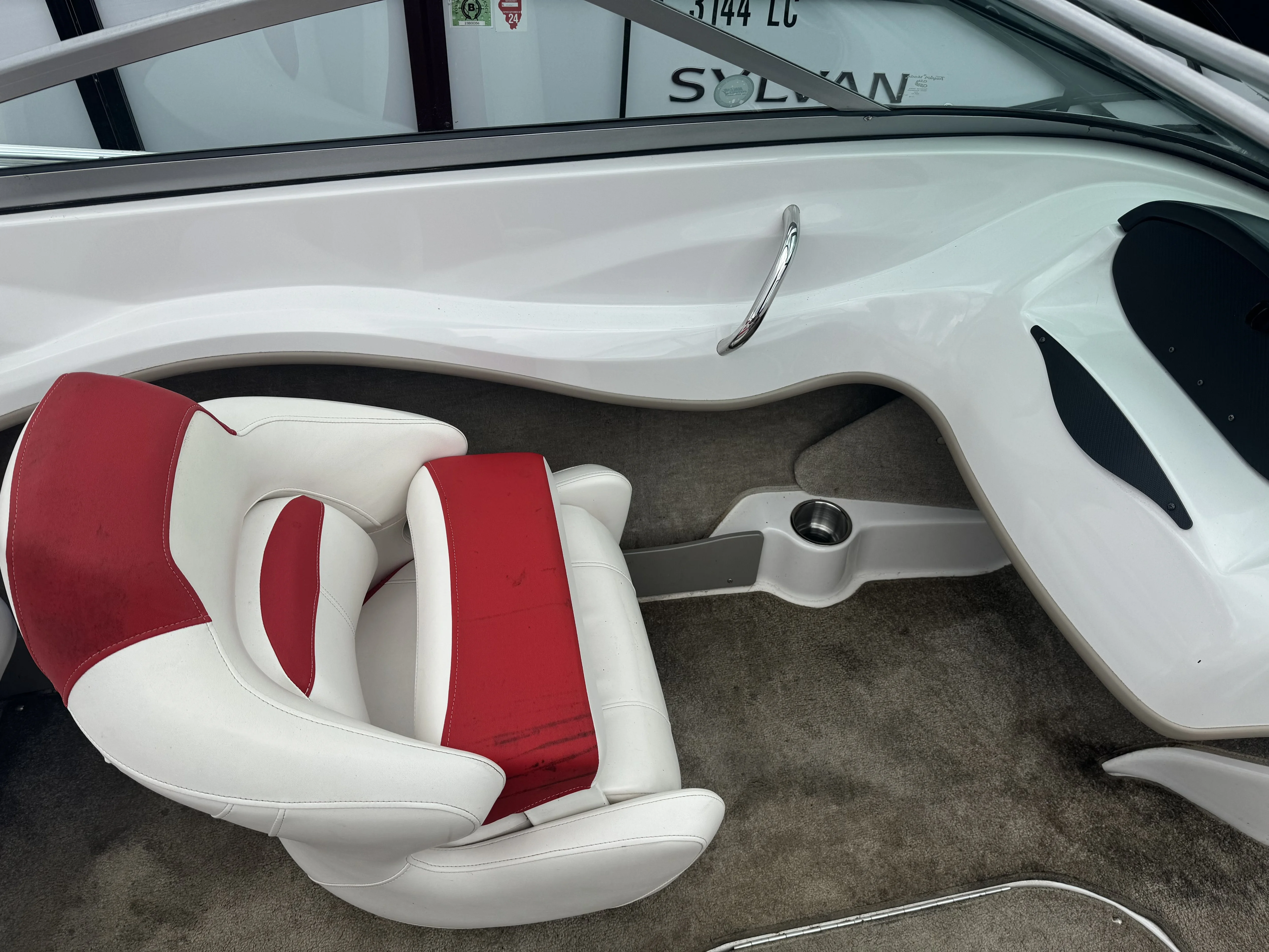 2011 Four Winns 190 HORIZON Image Thumbnail #12