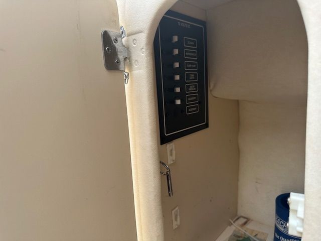 1997 Monterey 256 CRUISER Image Thumbnail #19