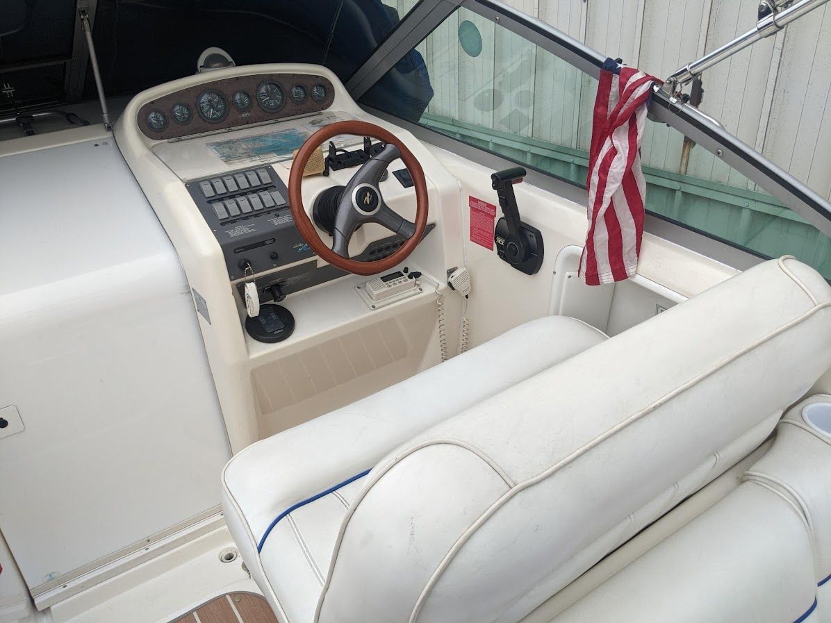 1996 Sea Ray
                                                             270 SUNDANCER Image Thumbnail #7